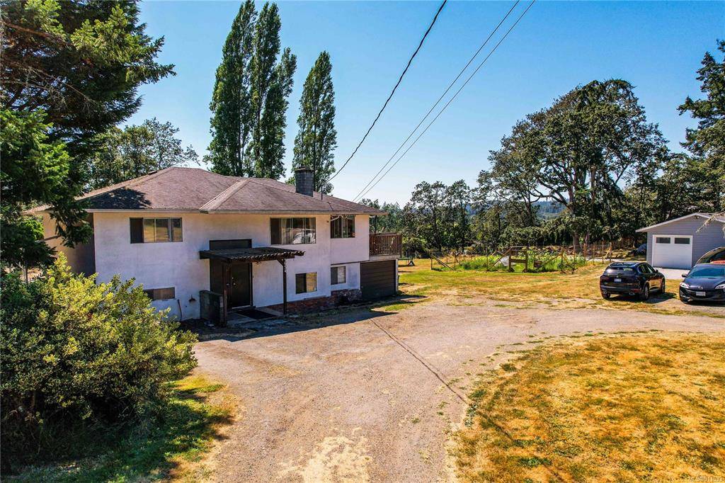 Saanich, BC V8Z 5K1,3954 Holland Ave