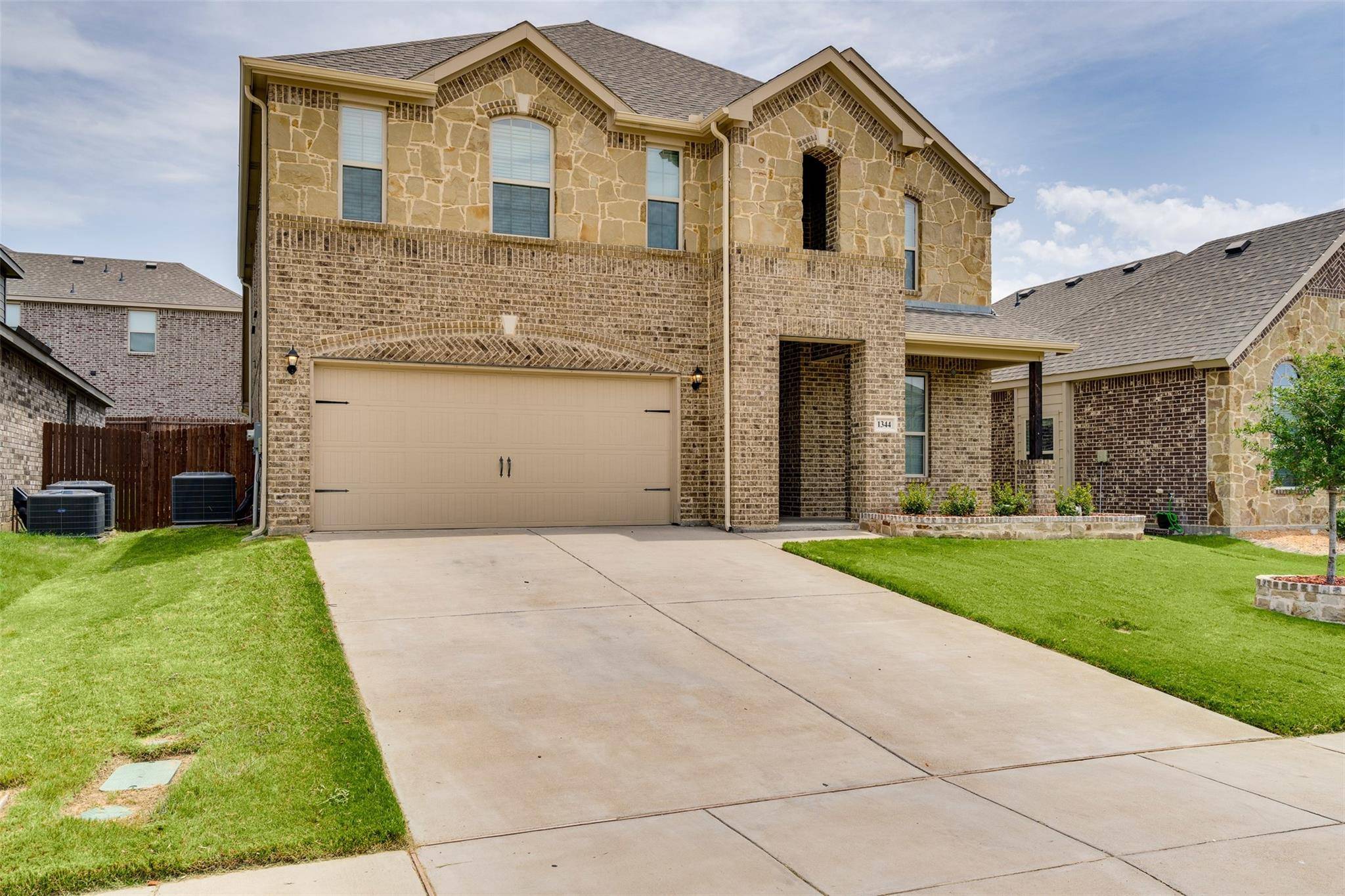 Kennedale, TX 76060,1344 Mountain View Lane