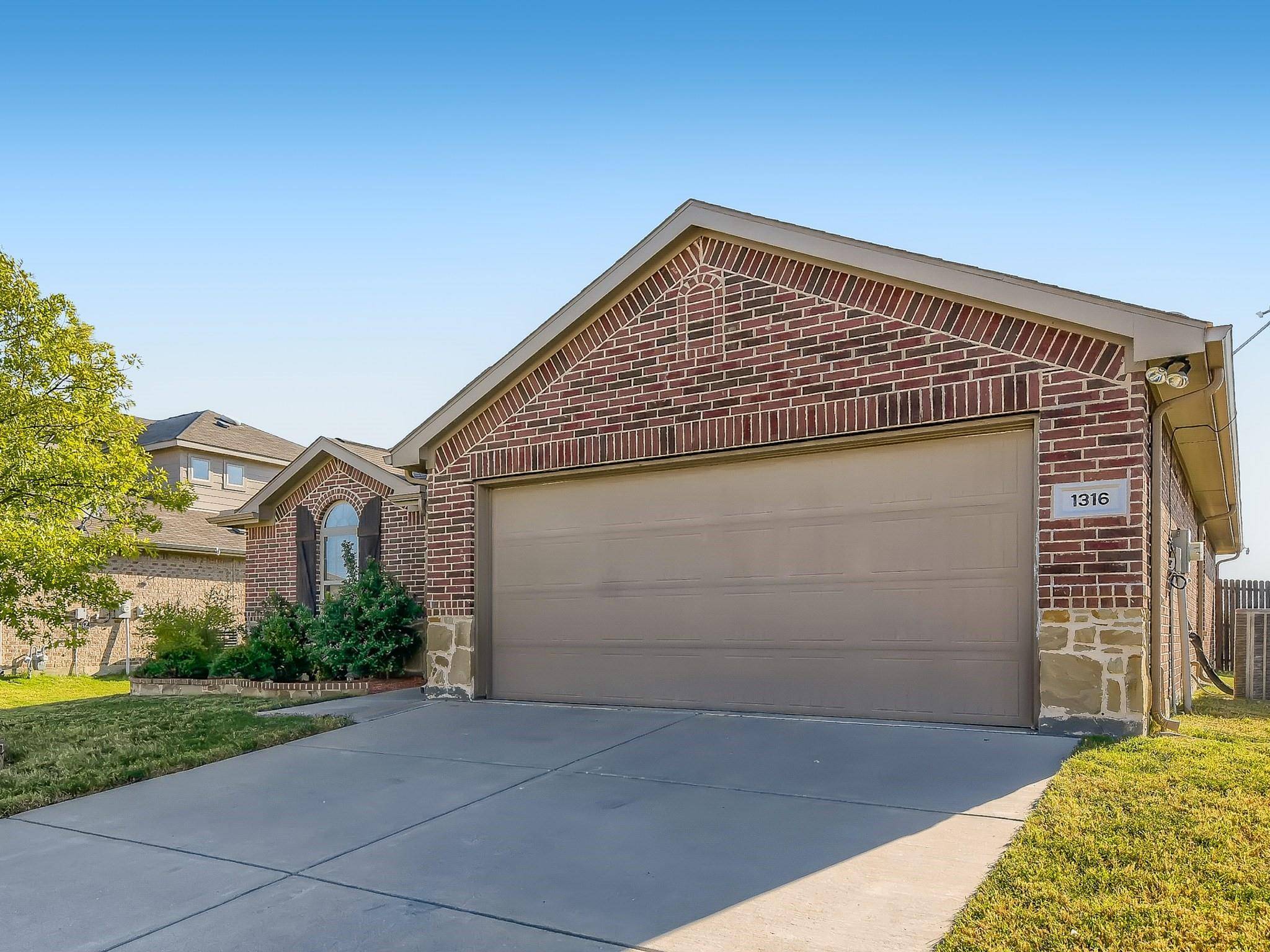 Burleson, TX 76028,1316 Foxglove Lane