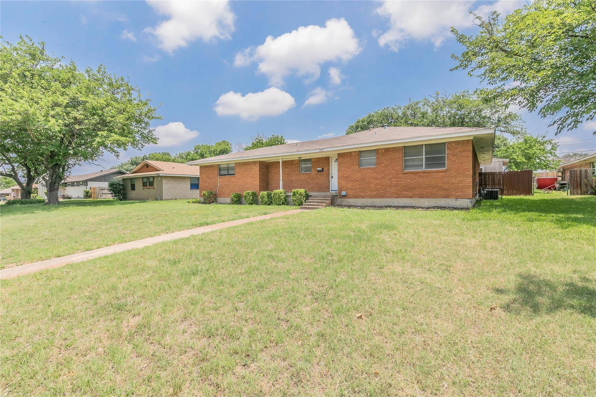 Desoto, TX 75115,523 Highlands Drive