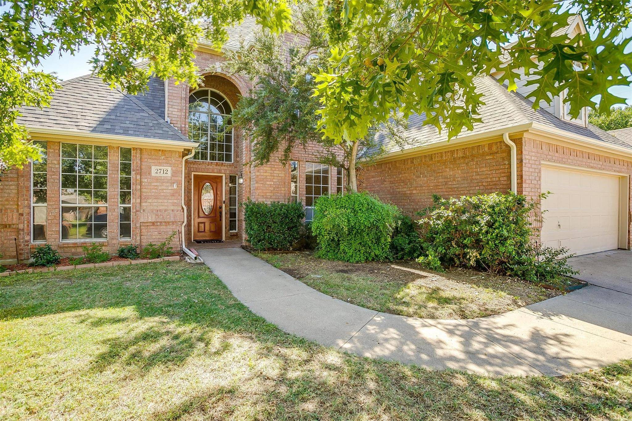 Bedford, TX 76021,2712 Holly Brook Court