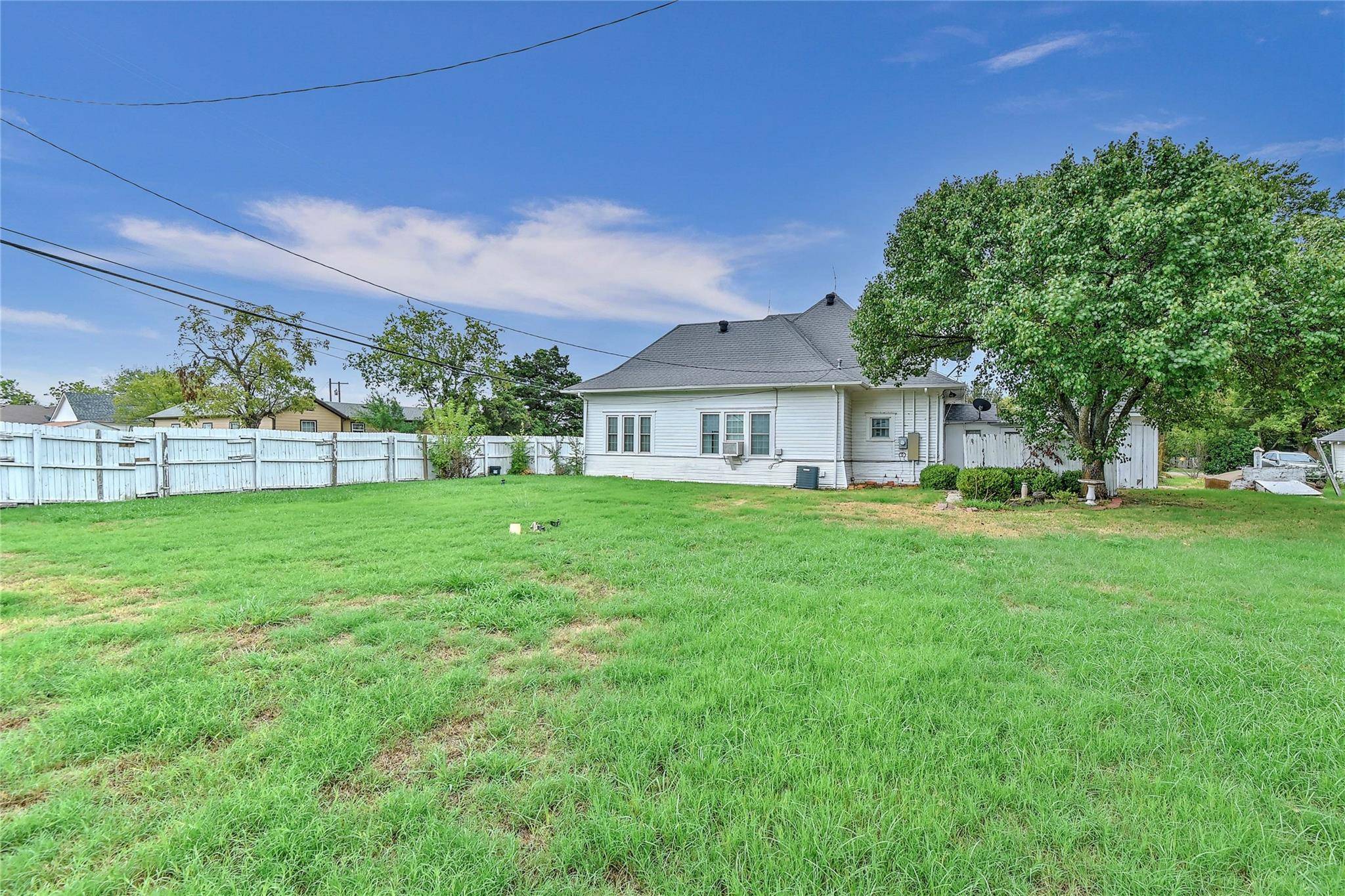 Gunter, TX 75058,300 W Oak Street