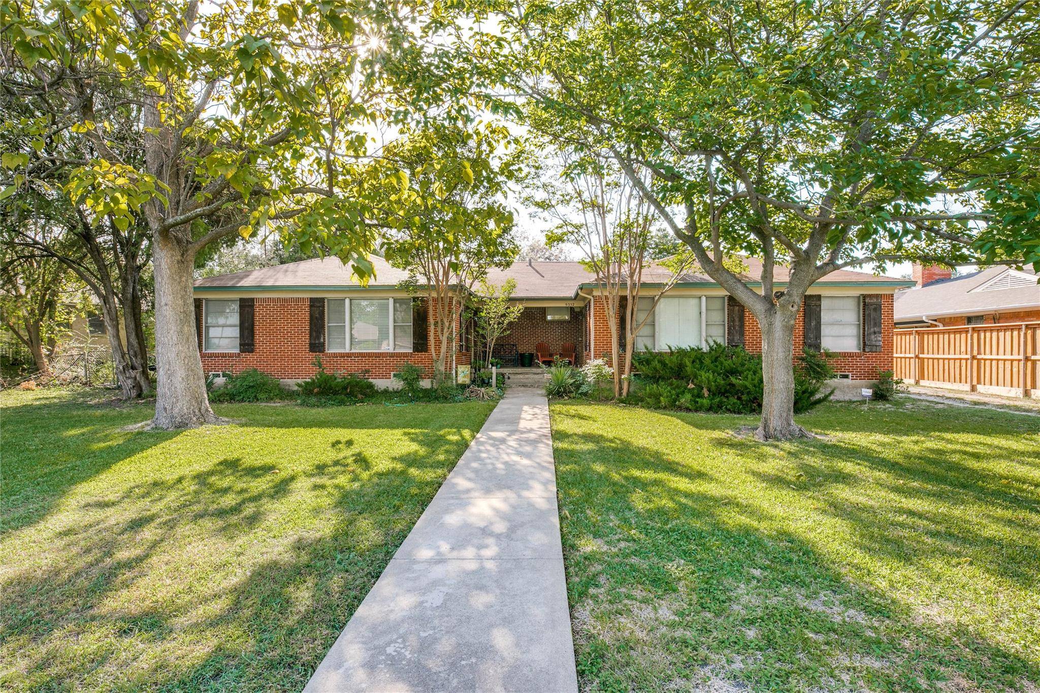 Dallas, TX 75218,9354 Angora Street