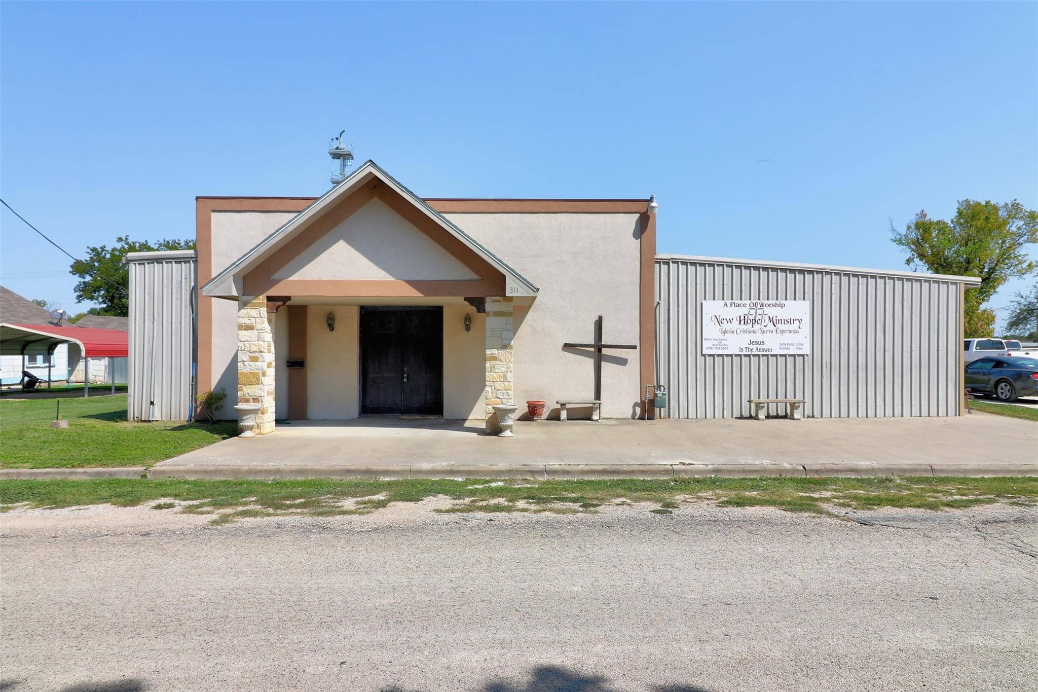 Clifton, TX 76634,311 N Avenue D