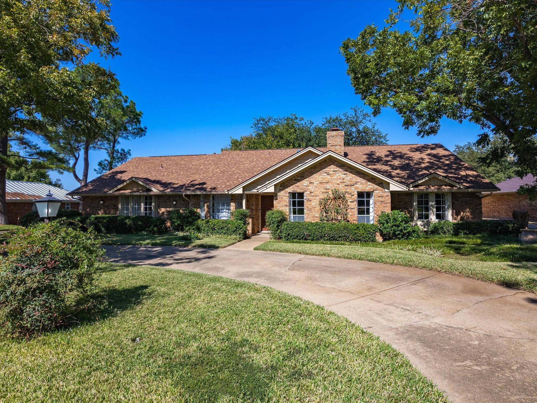 Fort Worth, TX 76112,5609 Oakmont Lane