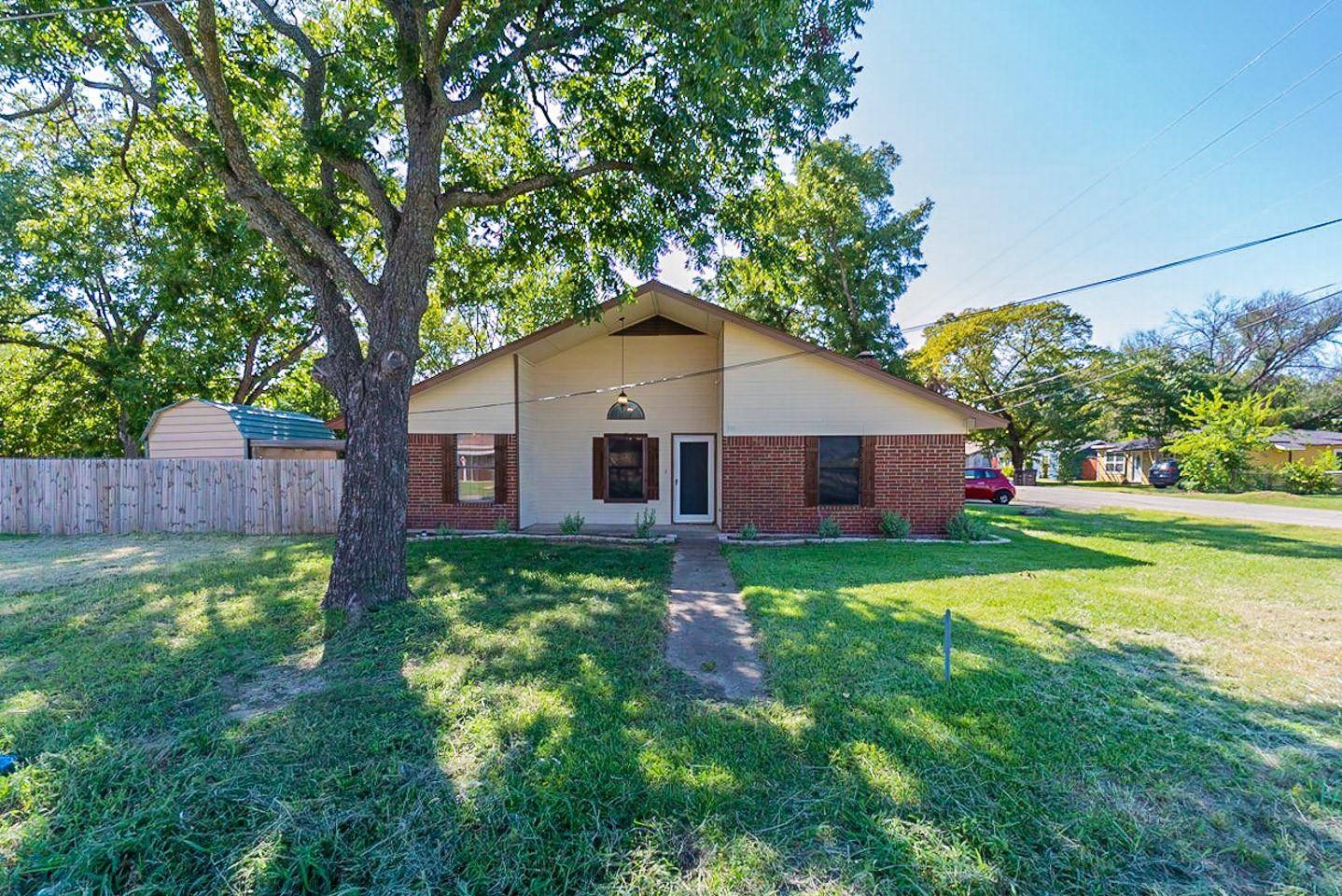 Crandall, TX 75114,111 N 6th Street