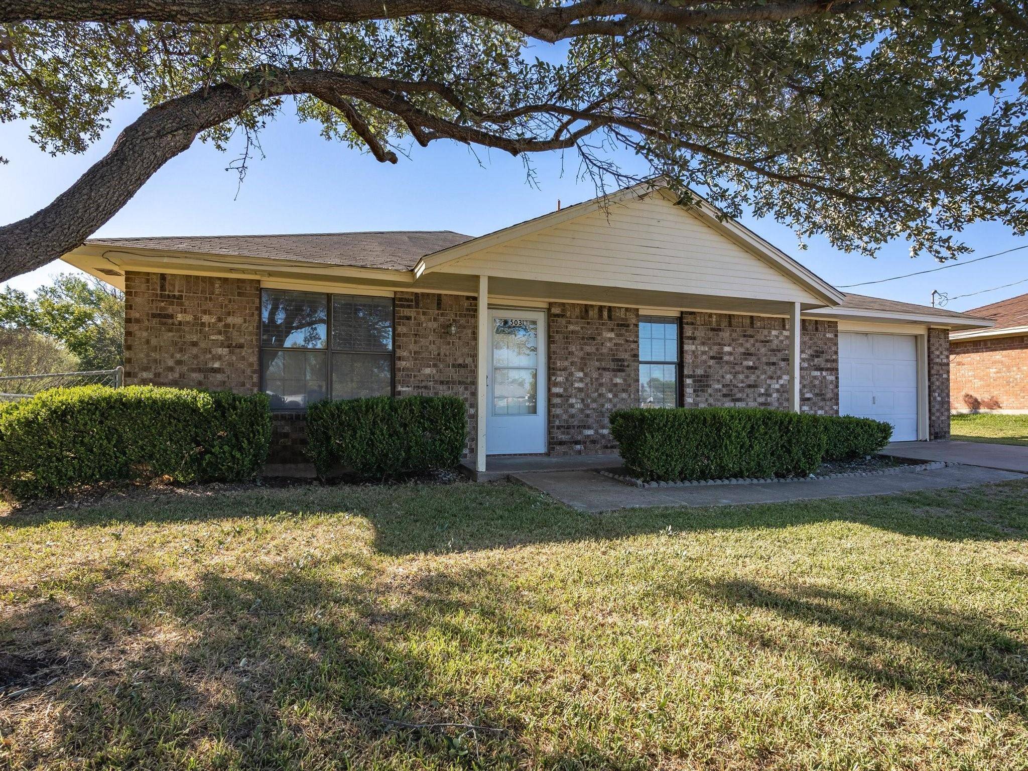 Palmer, TX 75152,503 W Jefferson Street