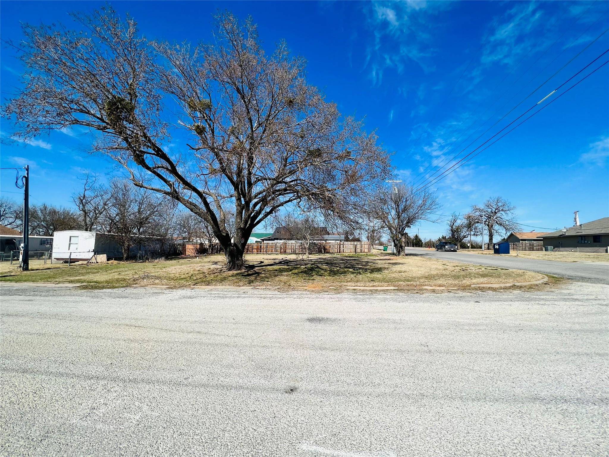 Bowie, TX 76230,202 Strong Street