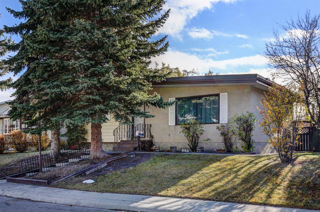 Calgary, AB T2K 3Z9,235 Huntford WAY NE