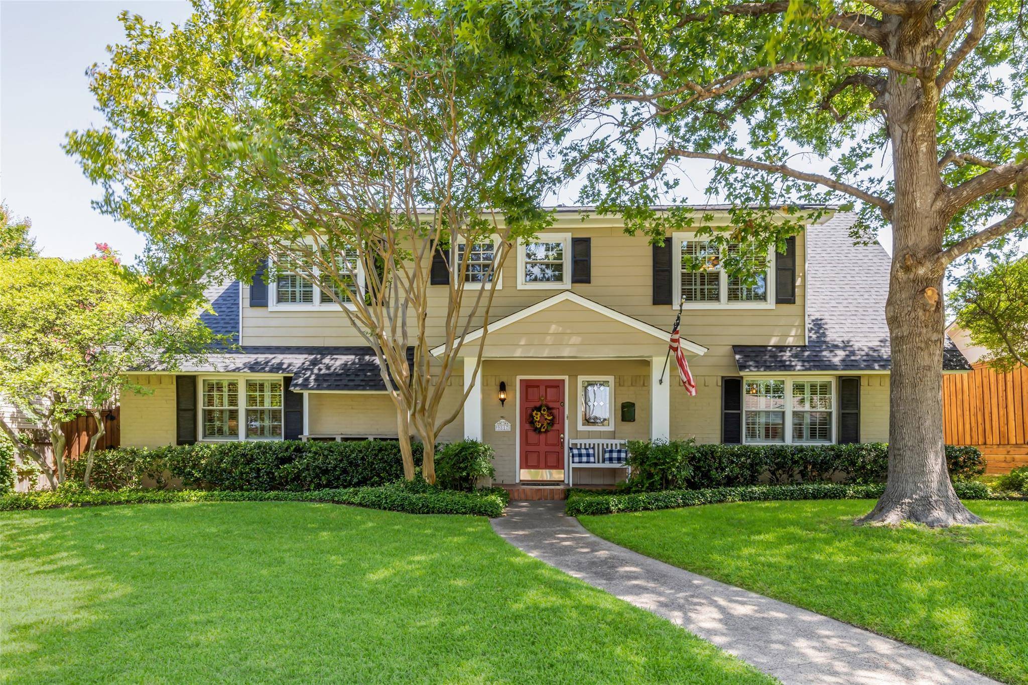 Dallas, TX 75238,9817 Estate Lane