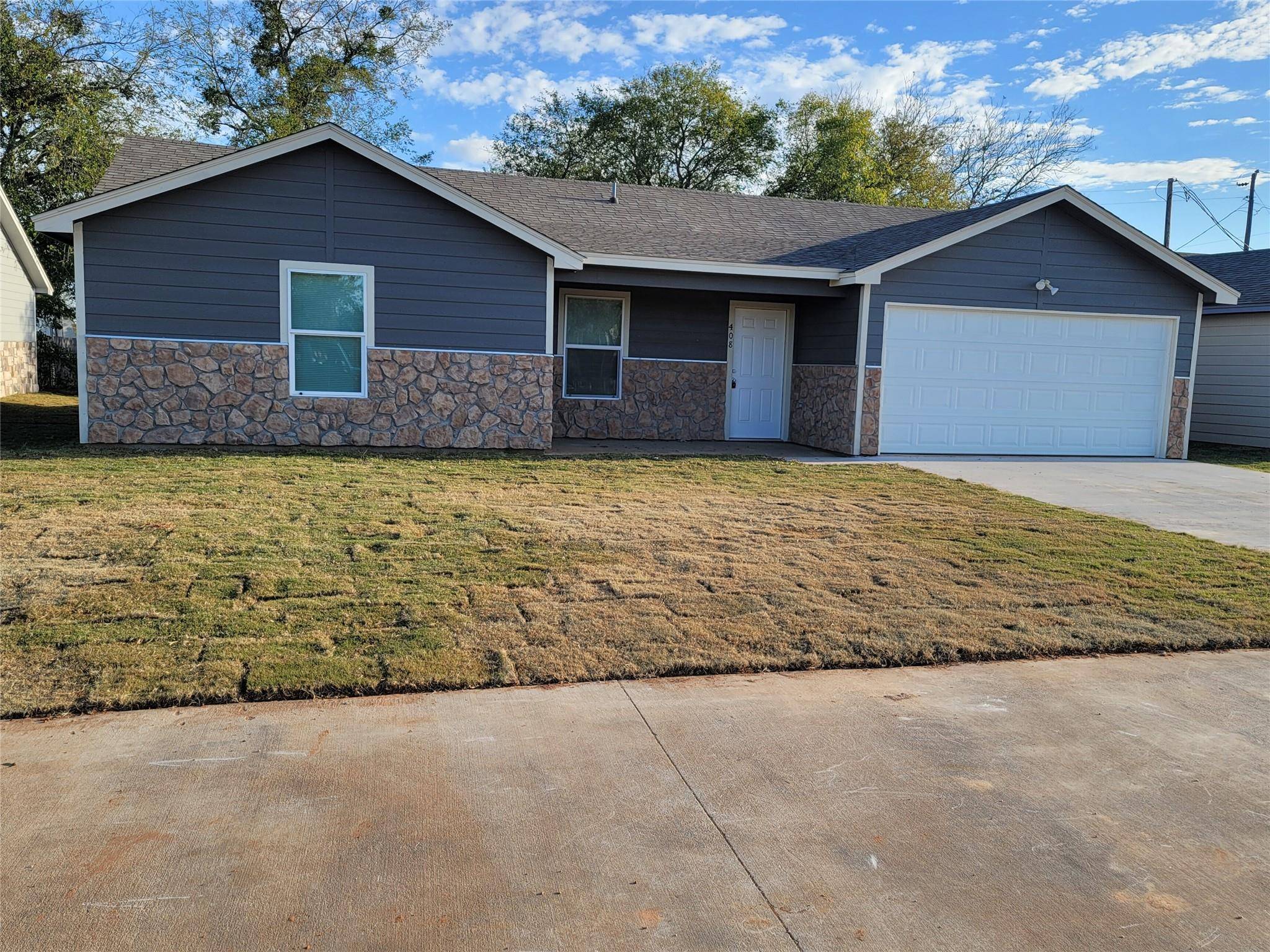 Rio Vista, TX 76093,400 Whitney Court