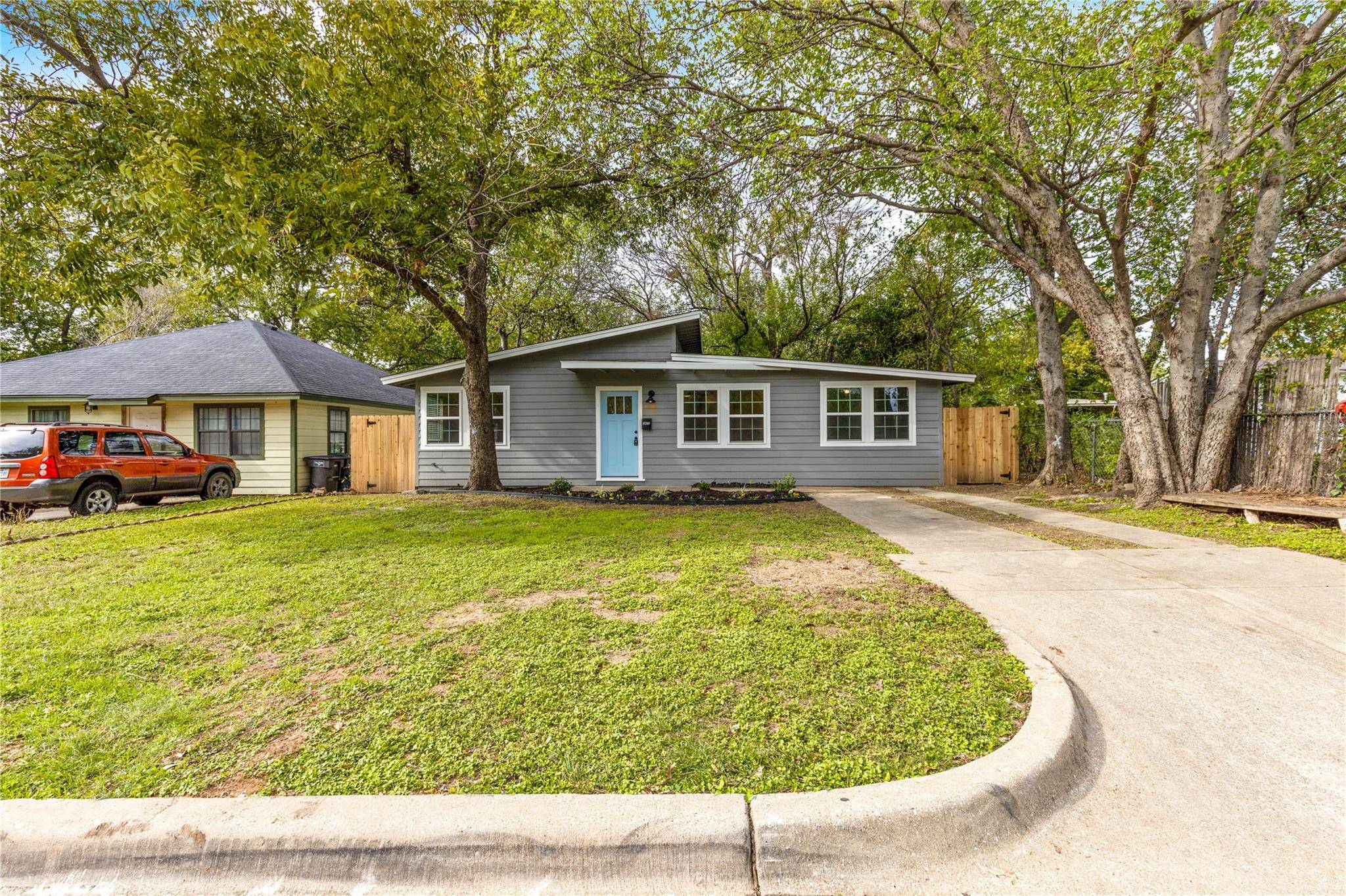 Fort Worth, TX 76107,3412 Ashland Avenue