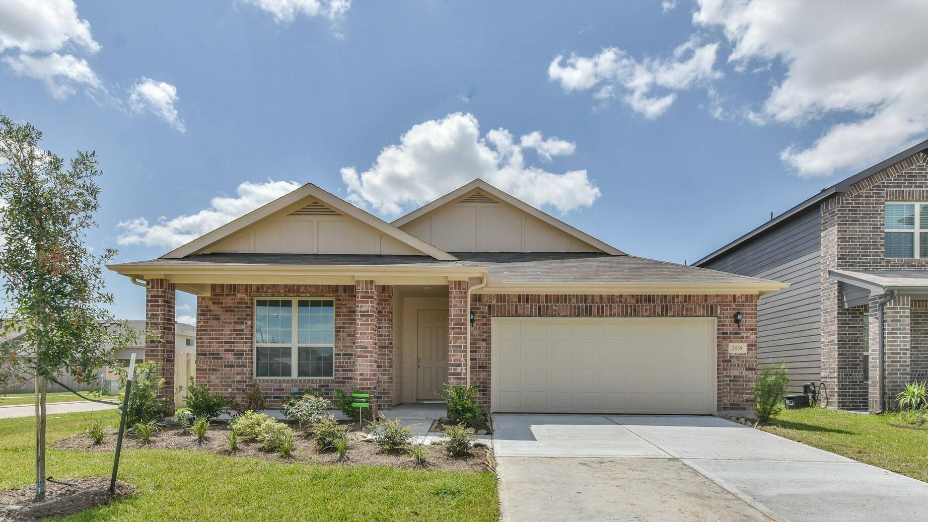 Van Alstyne, TX 75495,950 Hurstwood Drive