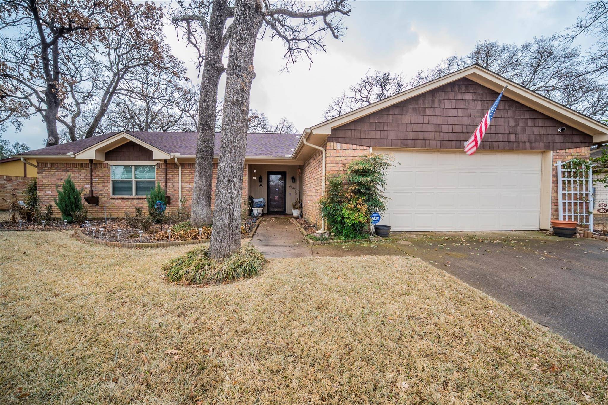 Arlington, TX 76017,4008 Firethorn Drive