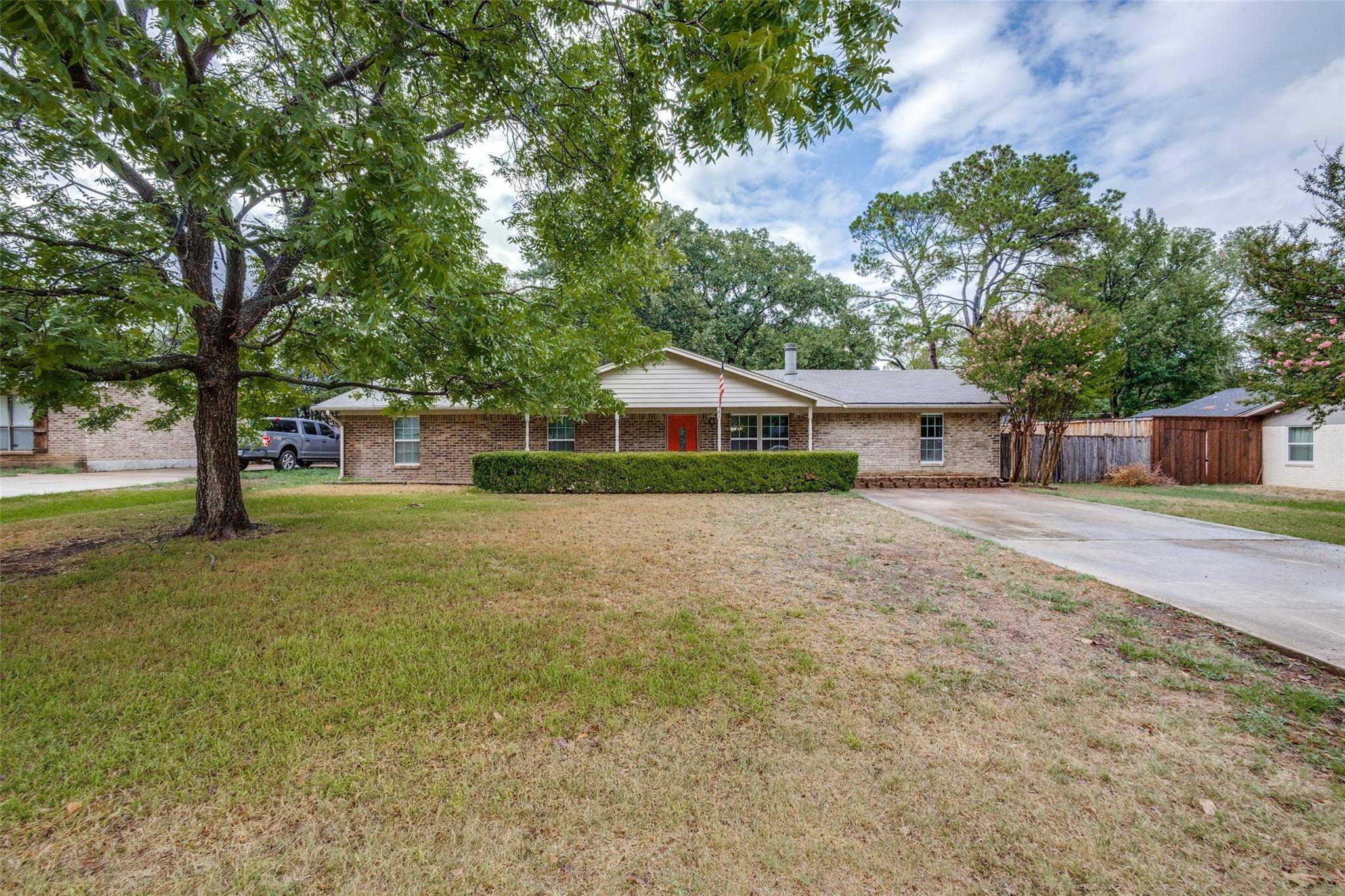 Corinth, TX 76210,2815 Silvermeadow Lane