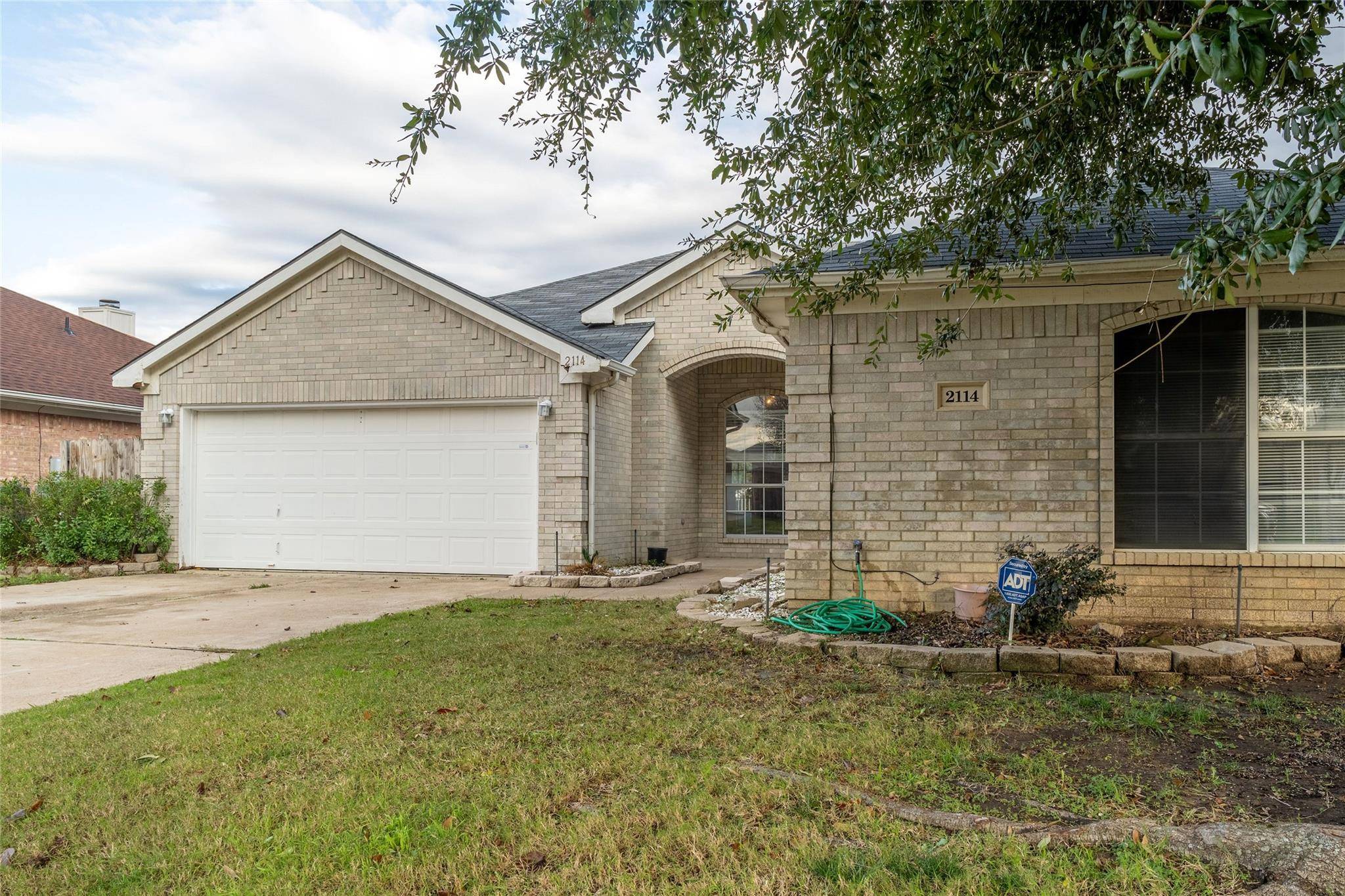 Arlington, TX 76018,2114 Hickory Wood Trail