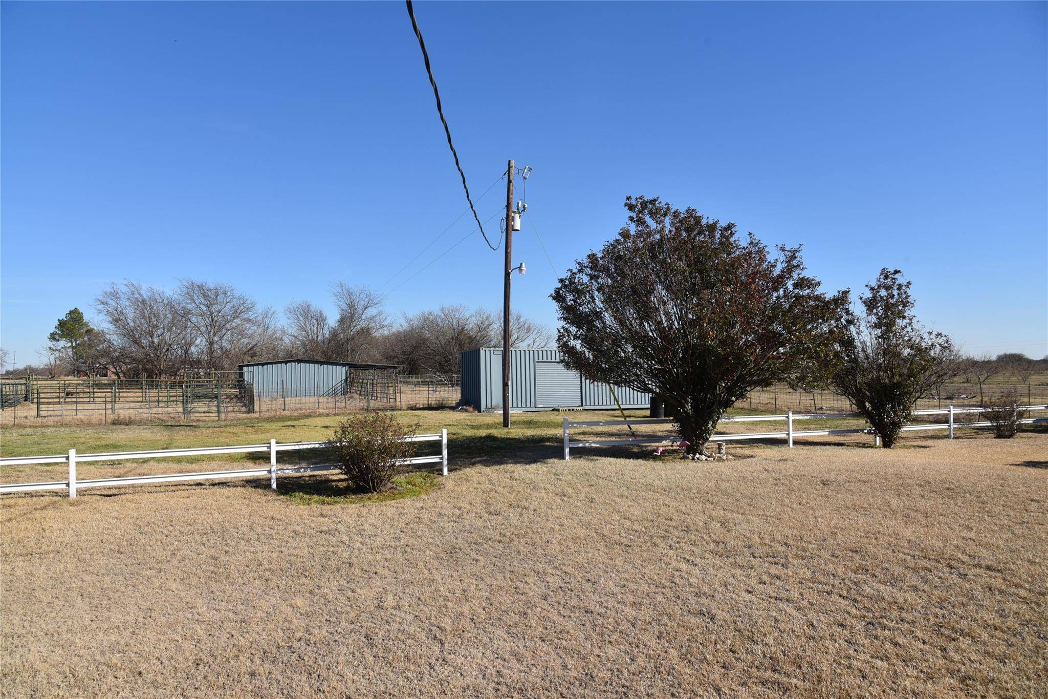 Frost, TX 76641,15811 W Highway 22