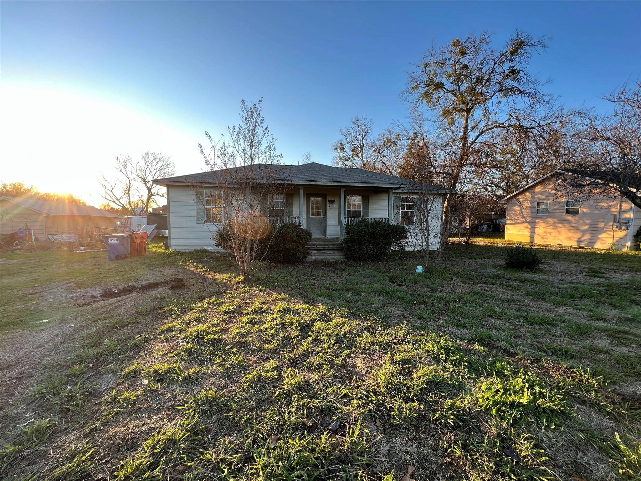 Farmersville, TX 75442,106 S Honaker Street