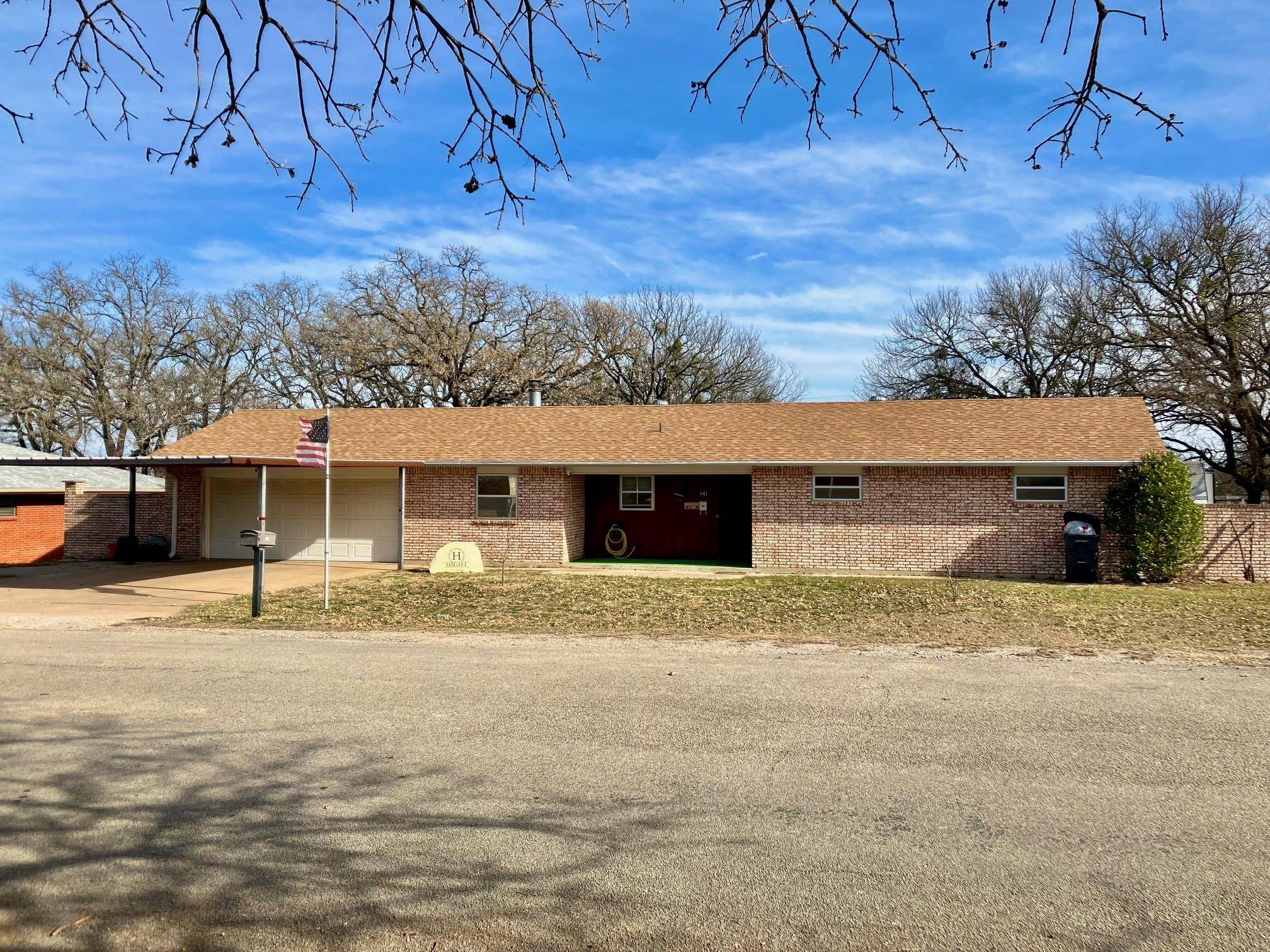 De Leon, TX 76444,141 N Mohon Street