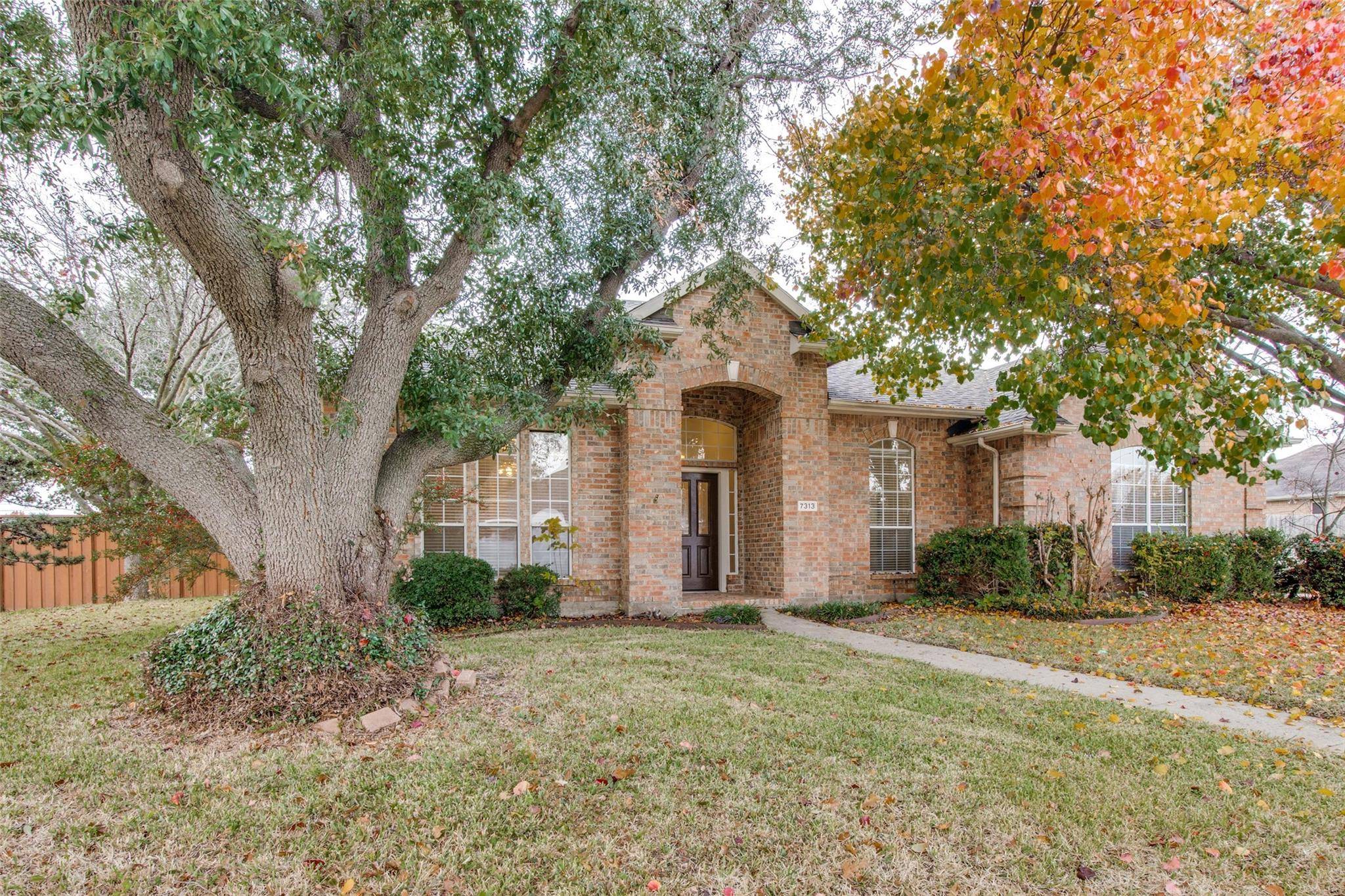 Rowlett, TX 75089,7313 Silverthorn Drive