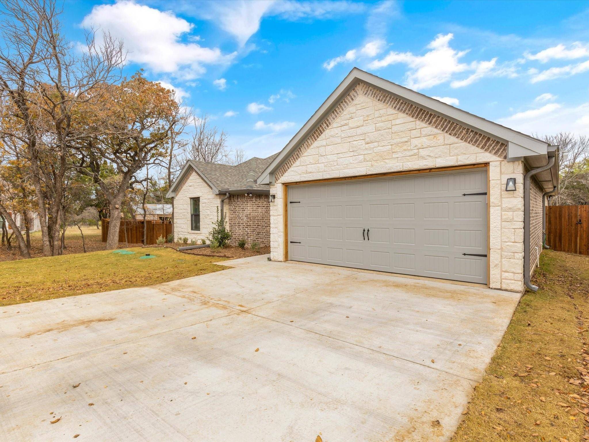 Granbury, TX 76049,300 Yucca Court