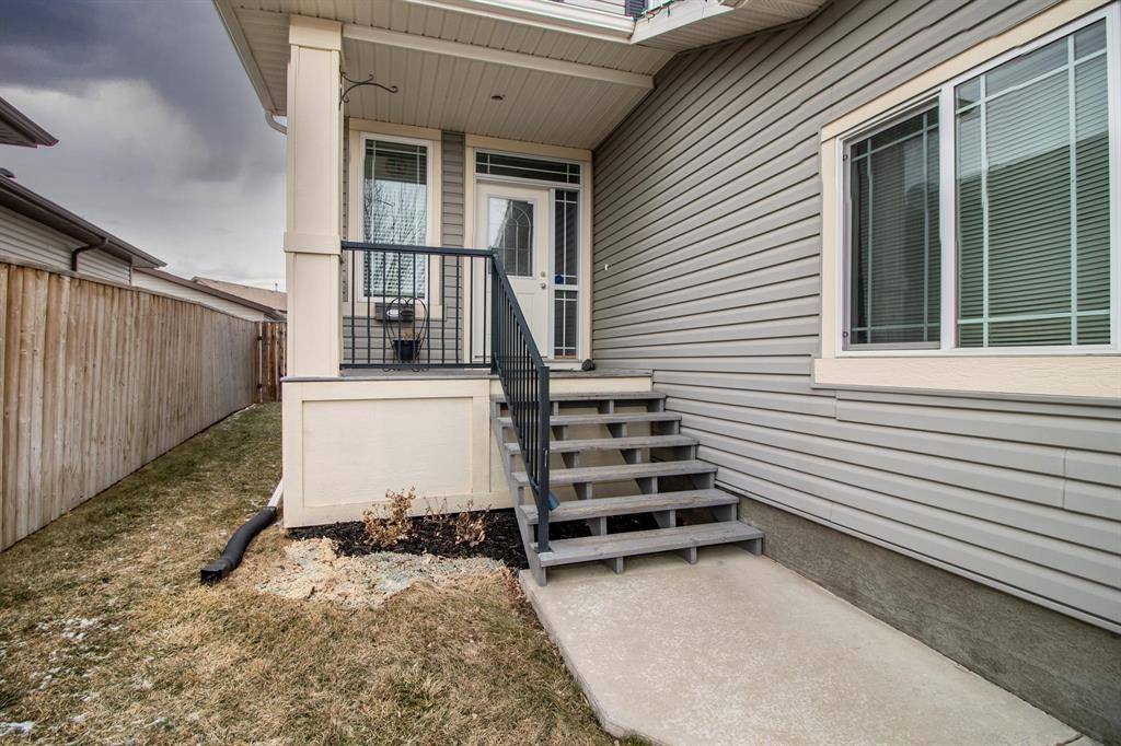 Lethbridge, AB T1H 5M4,315 Thyrza Burkitt Link N