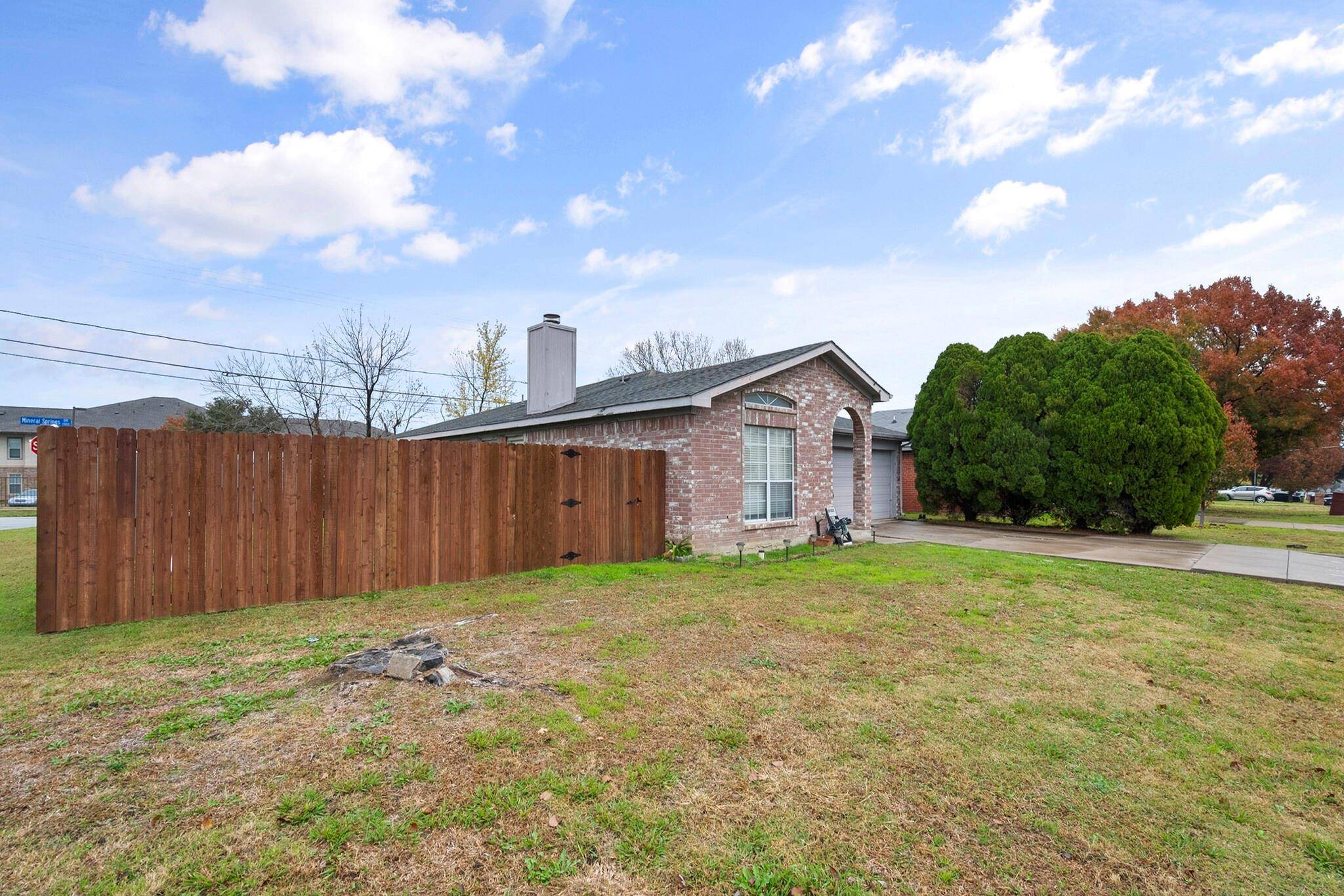 Arlington, TX 76001,935 Packard Drive