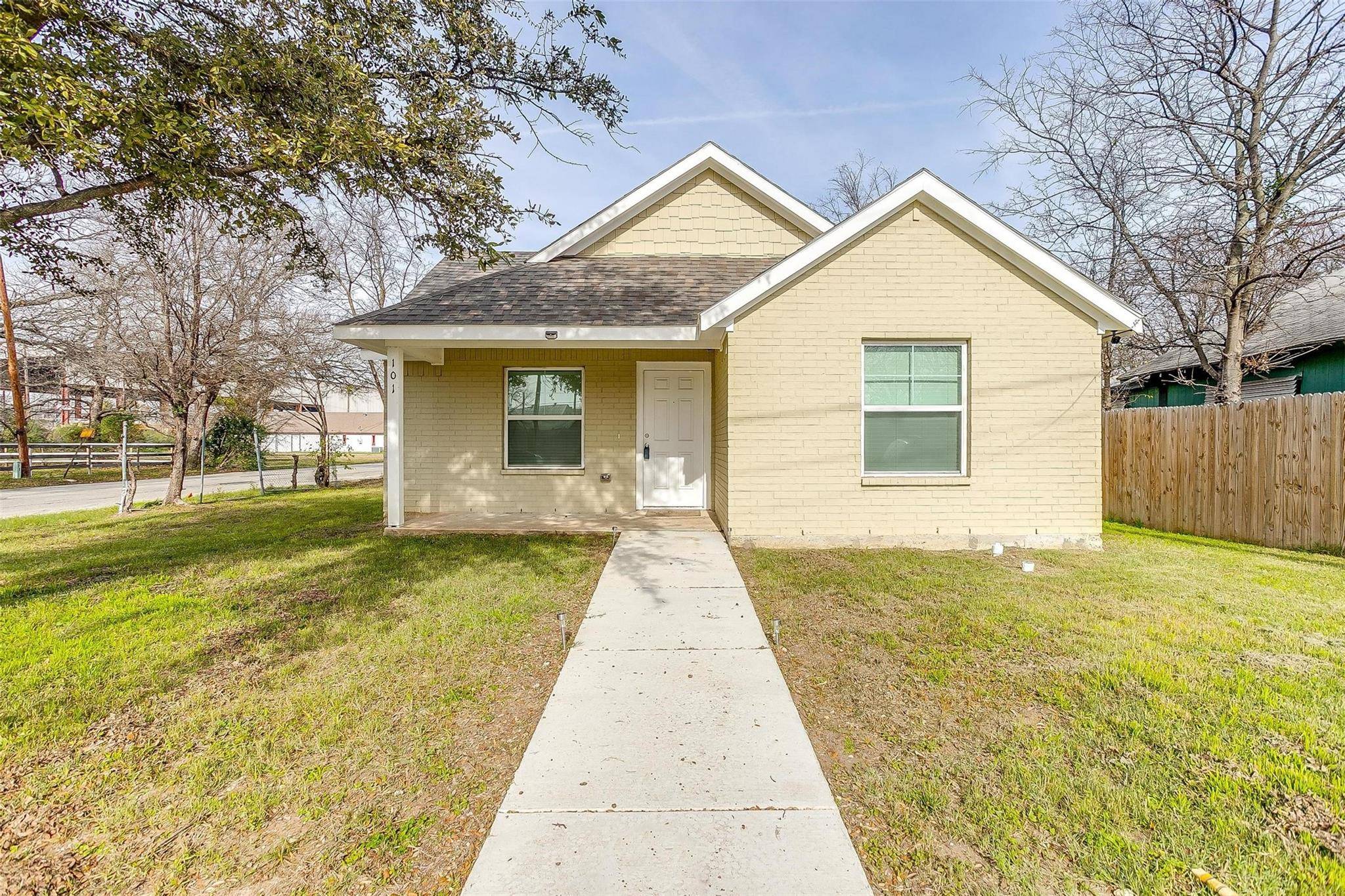 Cleburne, TX 76031,101 Olive Street