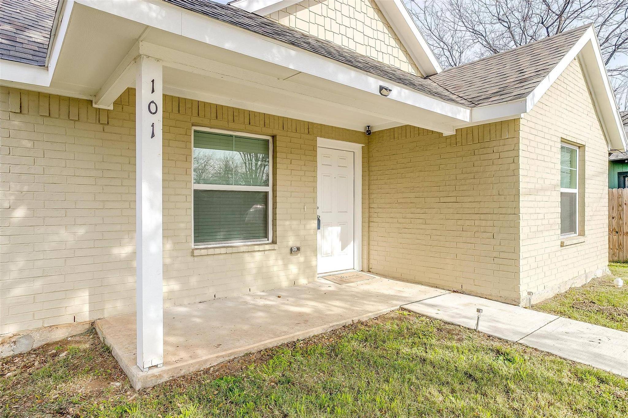 Cleburne, TX 76031,101 Olive Street