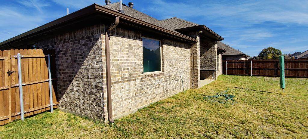 Springtown, TX 76082,932 E 5th Street