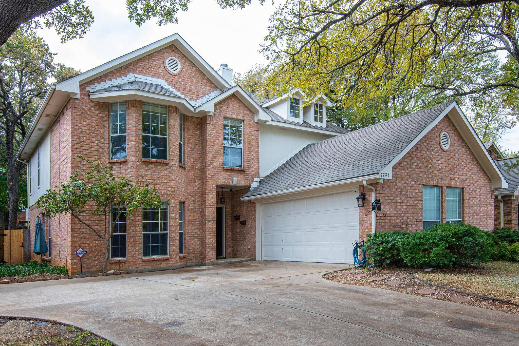 Bedford, TX 76021,3233 Rustic Woods Drive