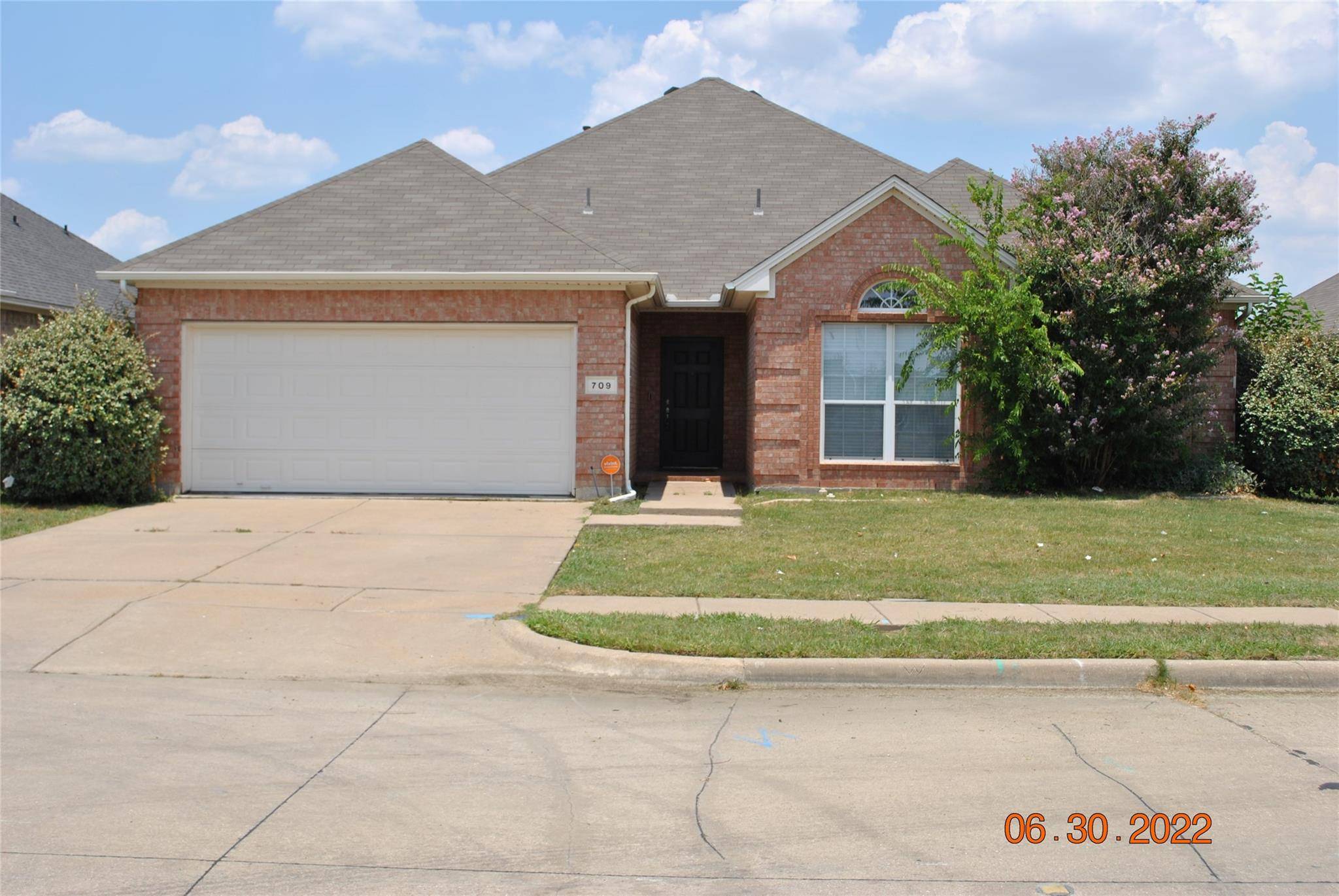 Arlington, TX 76002,709 Crownpoint Court