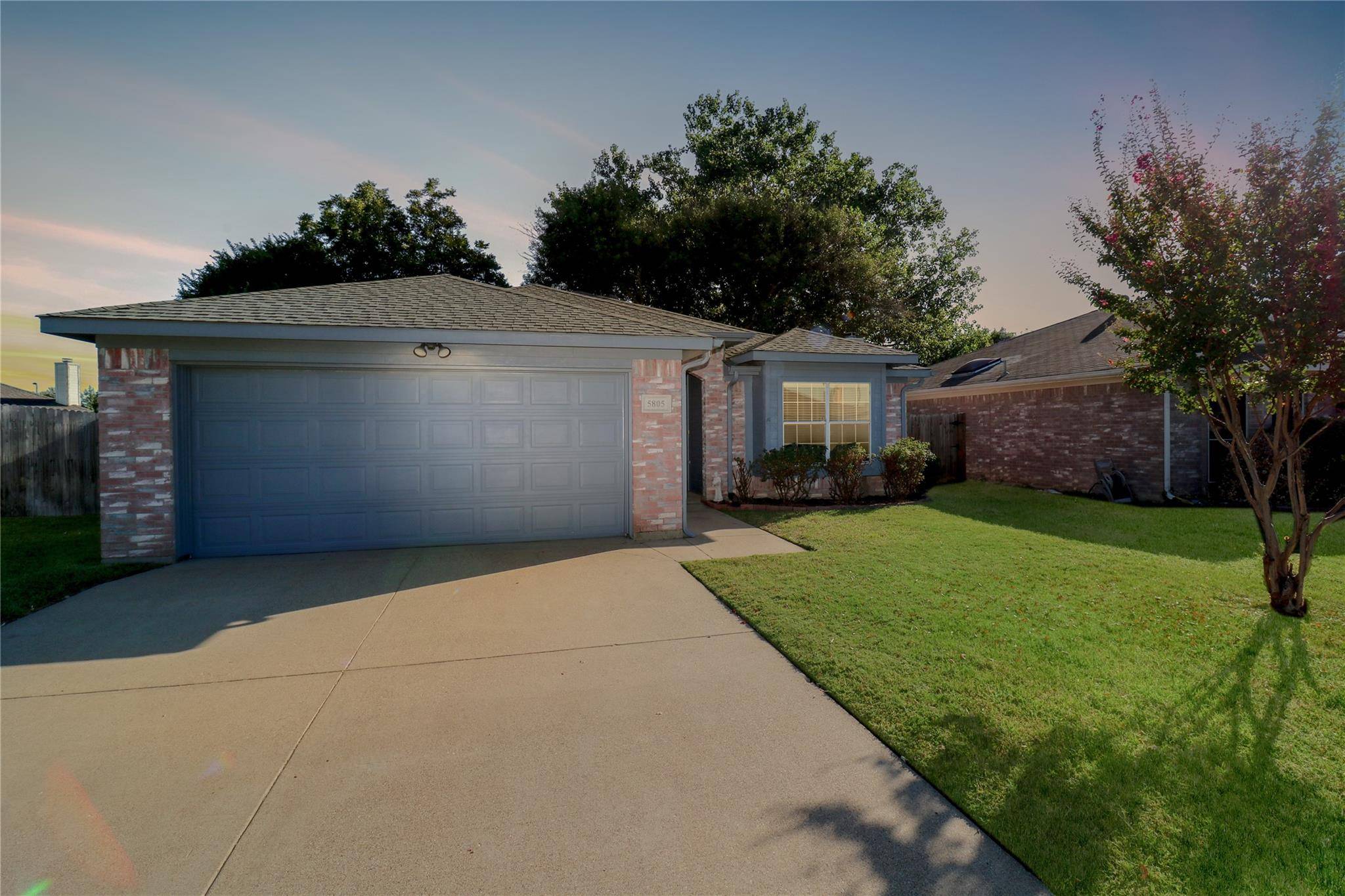 Arlington, TX 76017,5805 Colebrook Court