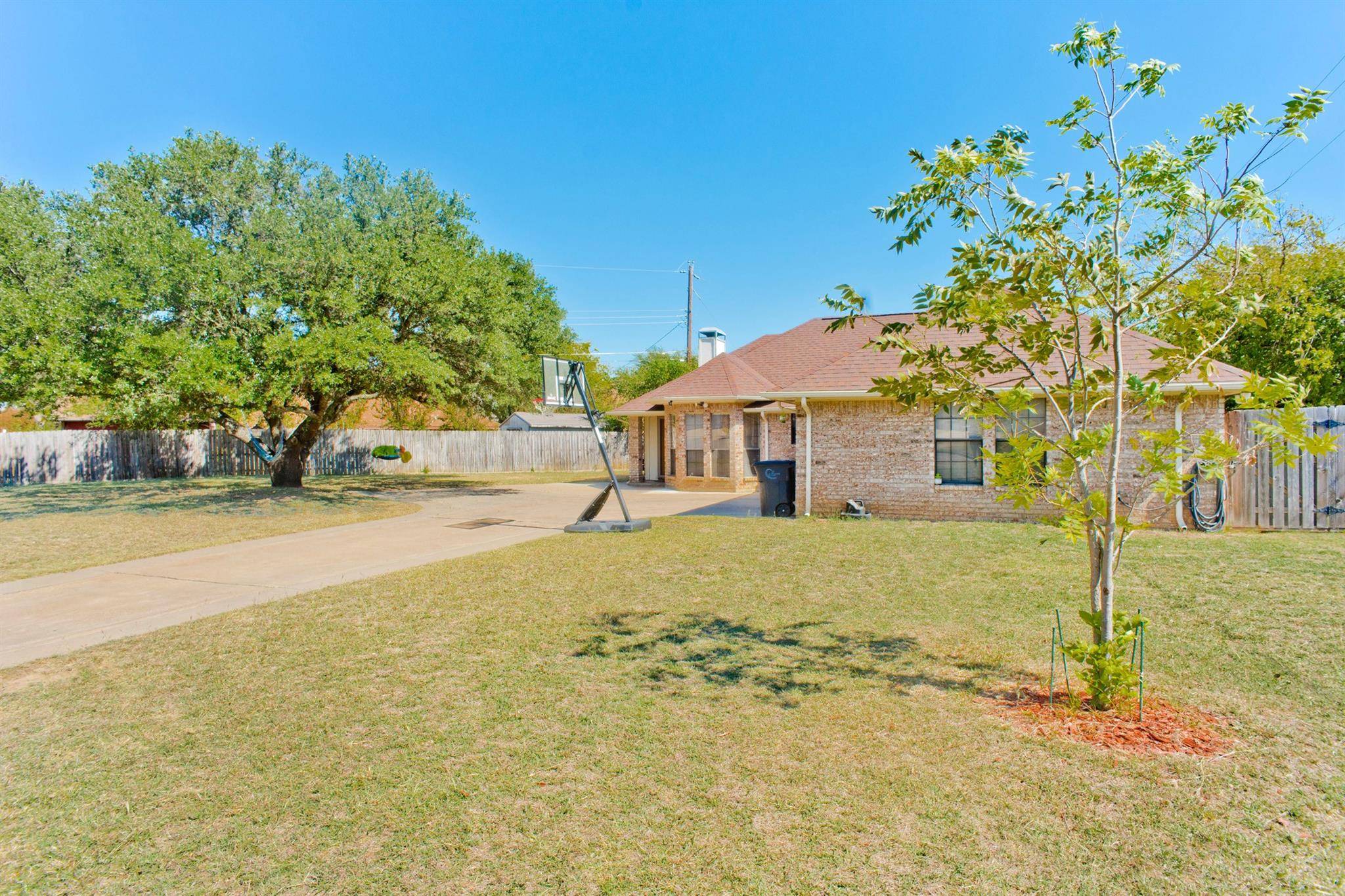 Cleburne, TX 76033,503 Preston Court