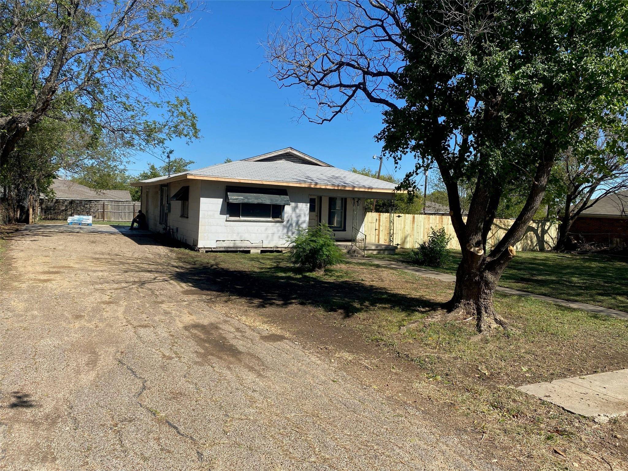 Alvarado, TX 76009,309 E Shelton Street