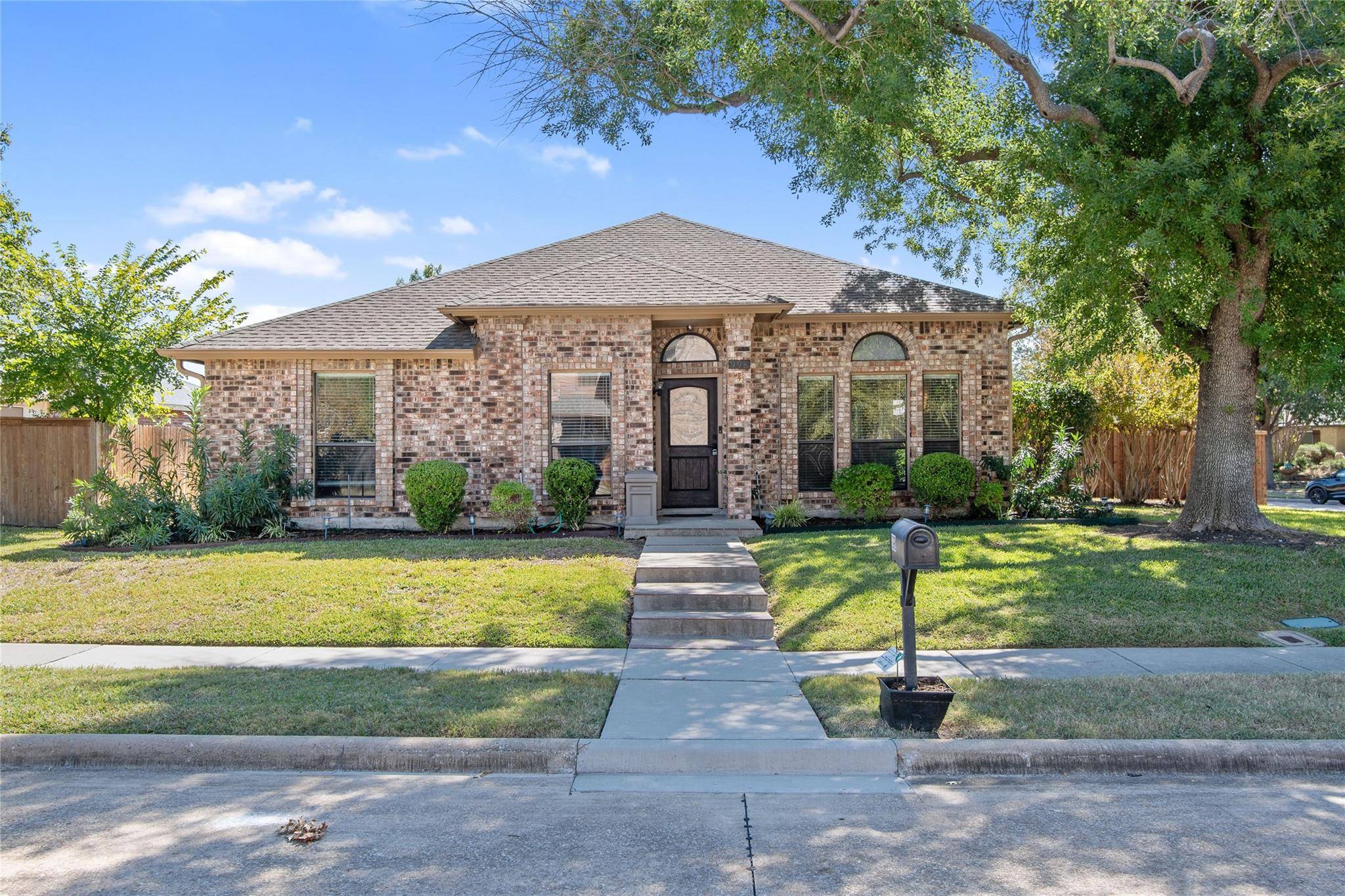 Lewisville, TX 75067,998 Mauve Drive