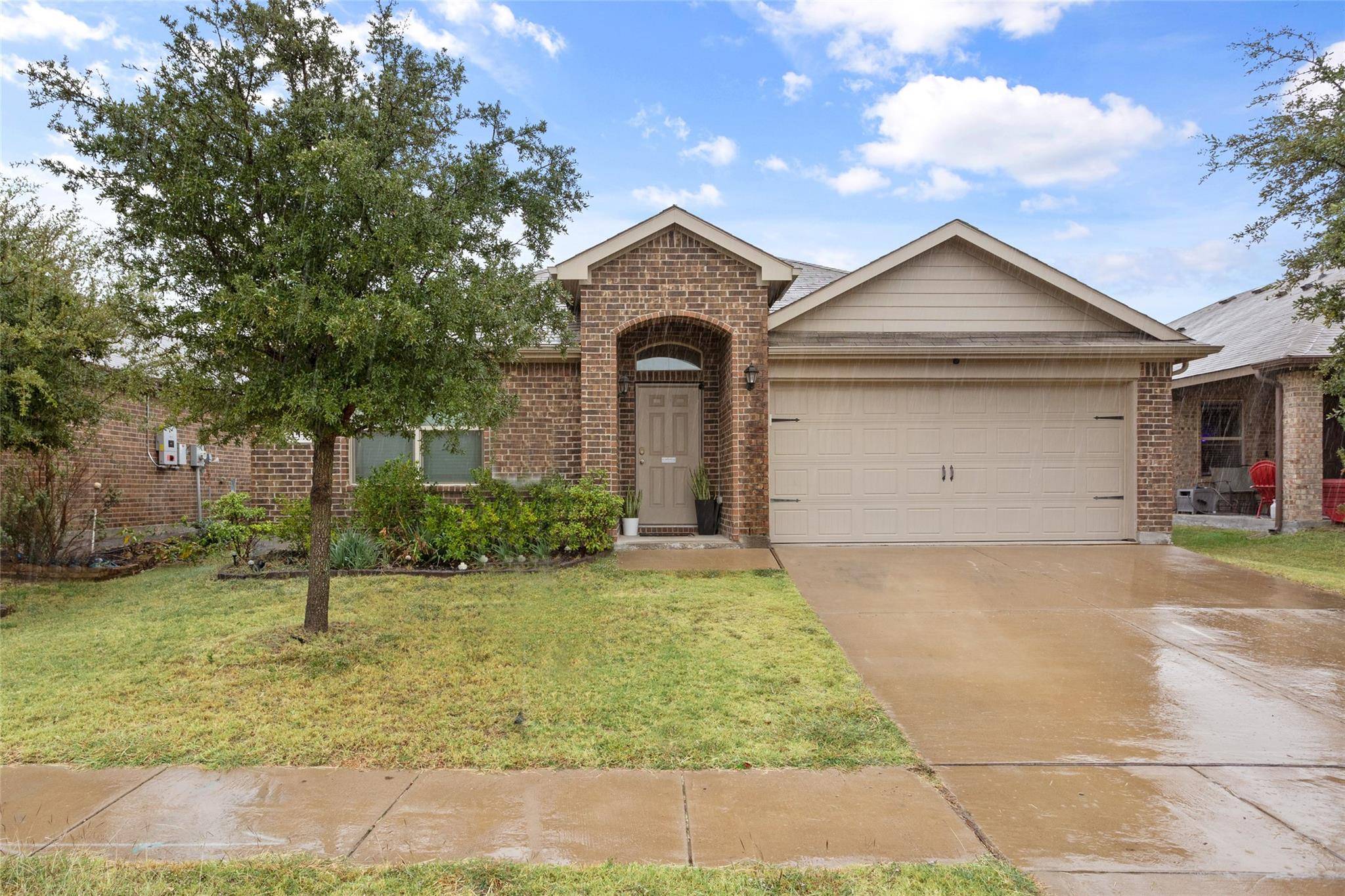 Azle, TX 76020,116 Tall Meadow Street