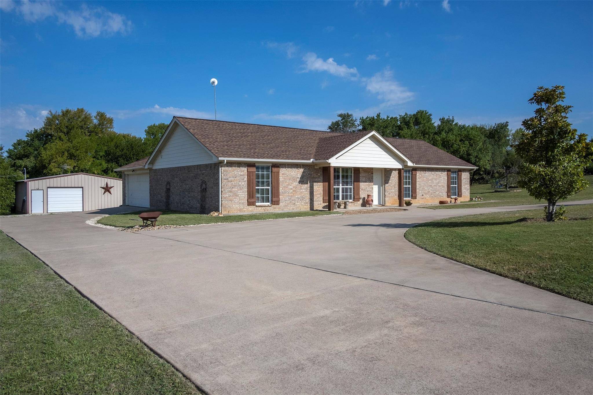 Weatherford, TX 76085,105 Sandalwood Court