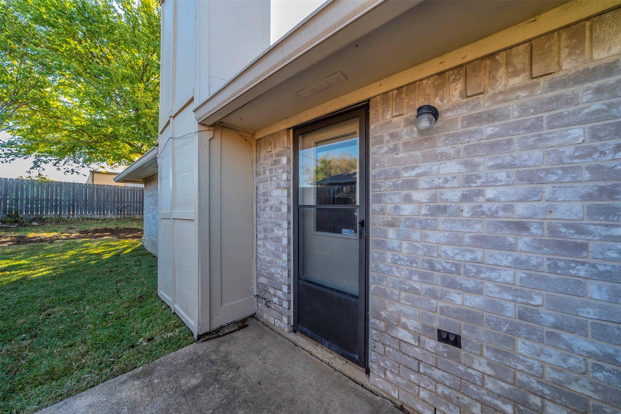 North Richland Hills, TX 76182,6606 Parkview Drive