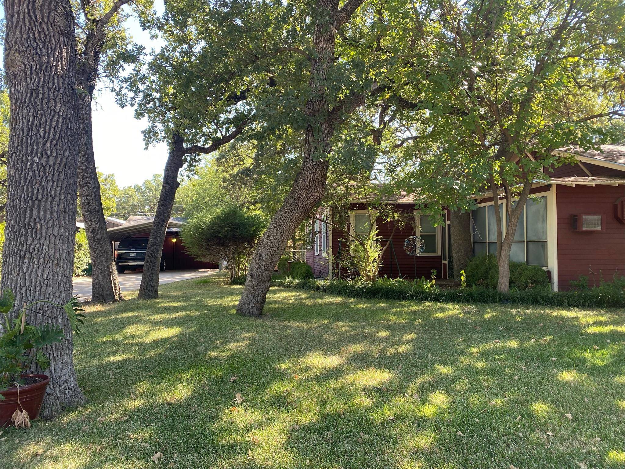 Eastland, TX 76448,405 E Pershing Street