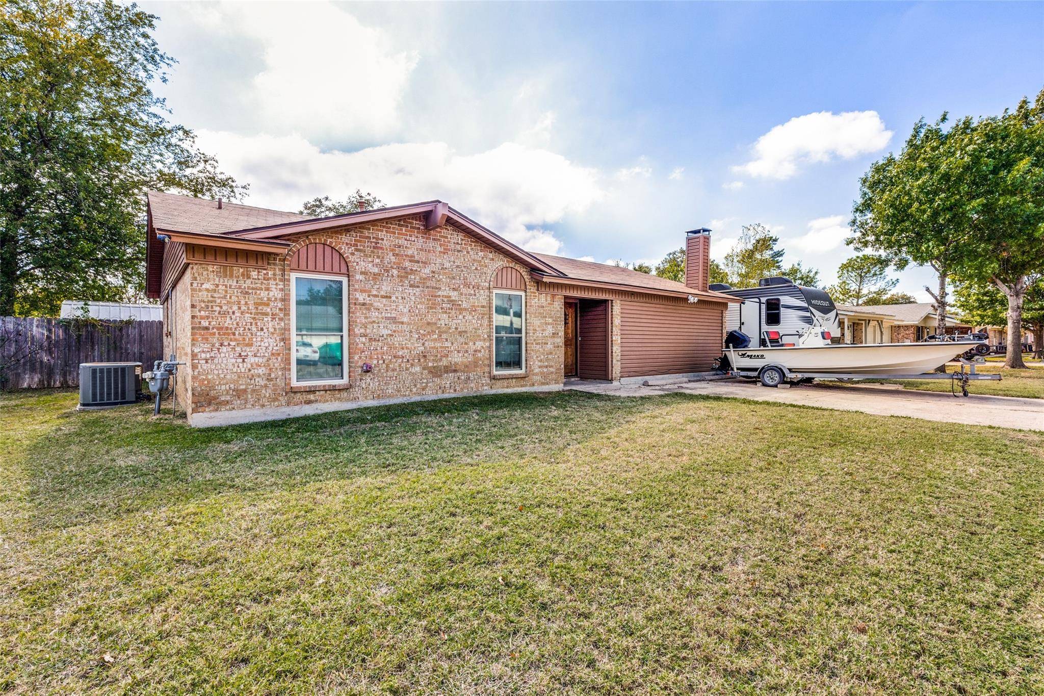 Crowley, TX 76036,716 E Prairie View Road