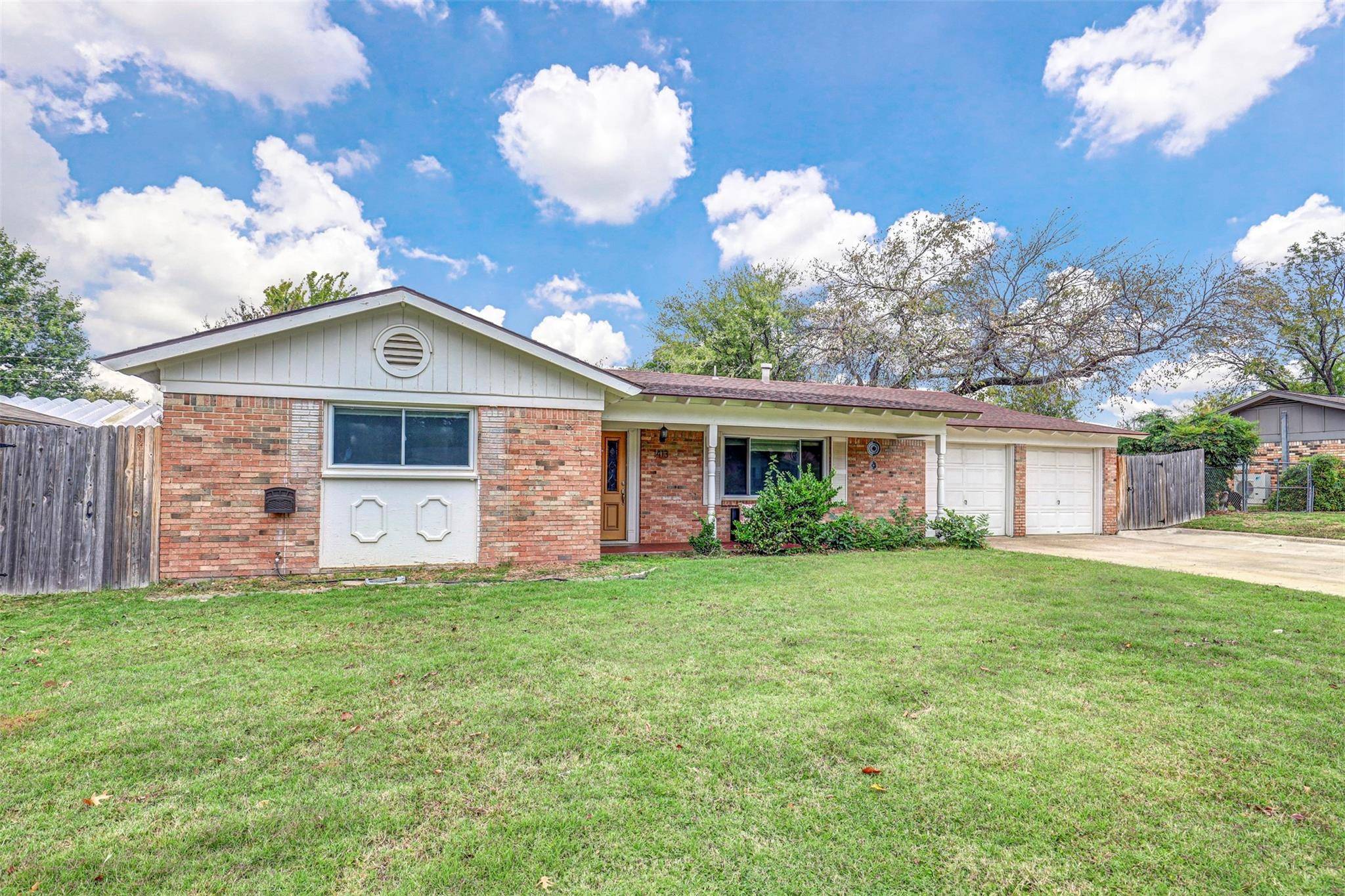 Hurst, TX 76053,1413 Brookside Drive