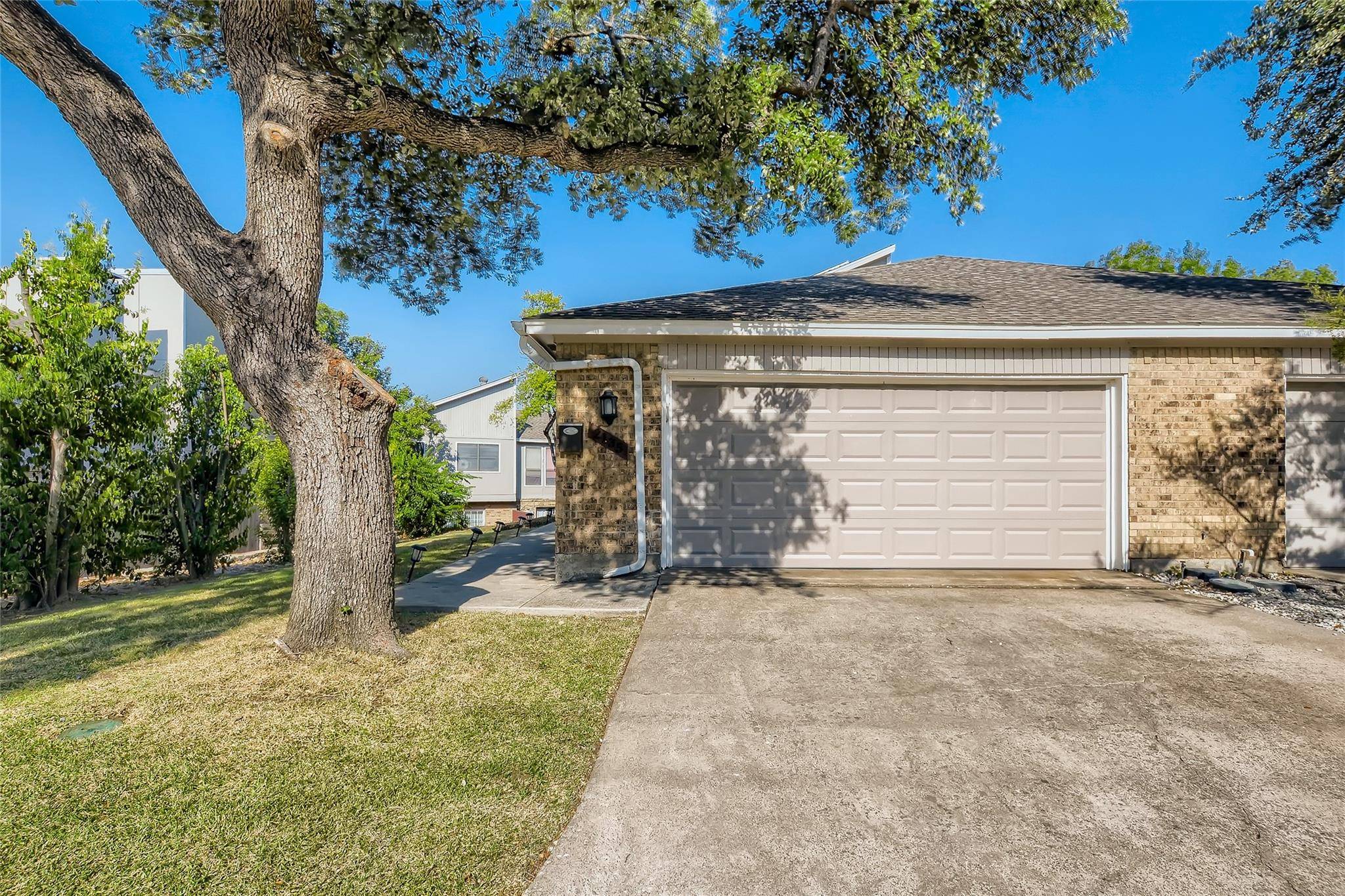 Carrollton, TX 75006,2135 Country Villa Drive