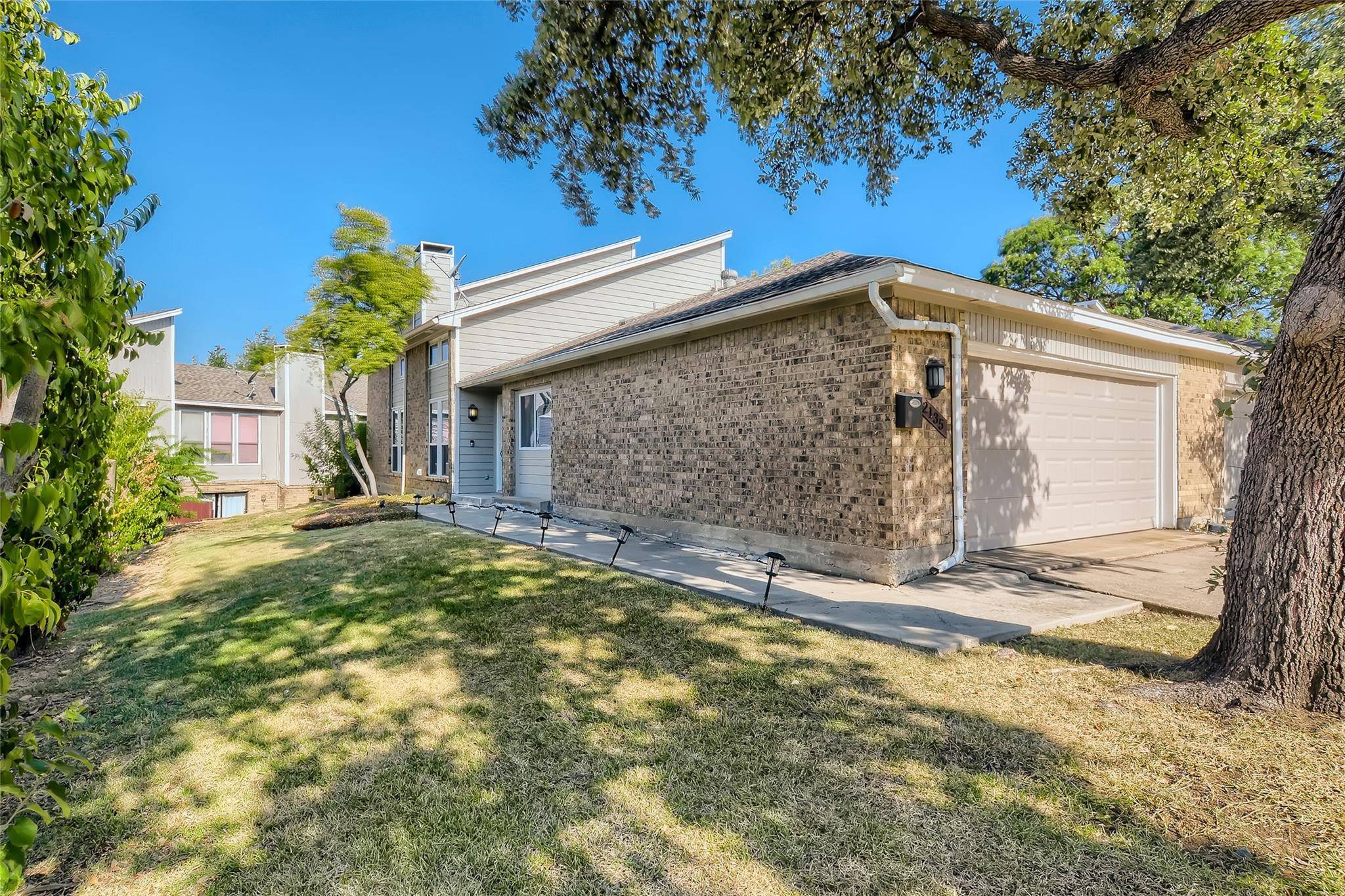 Carrollton, TX 75006,2135 Country Villa Drive