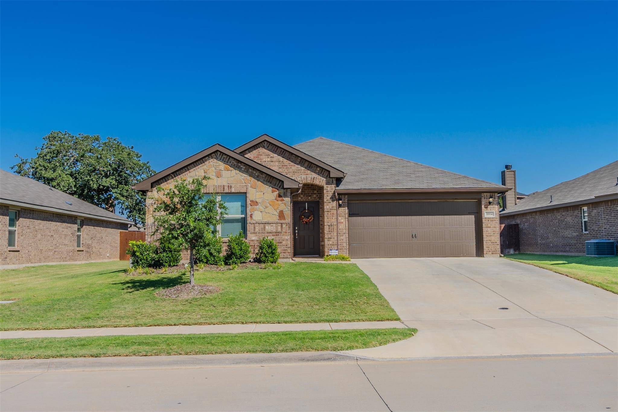 Weatherford, TX 76087,1004 Deer Valley Drive