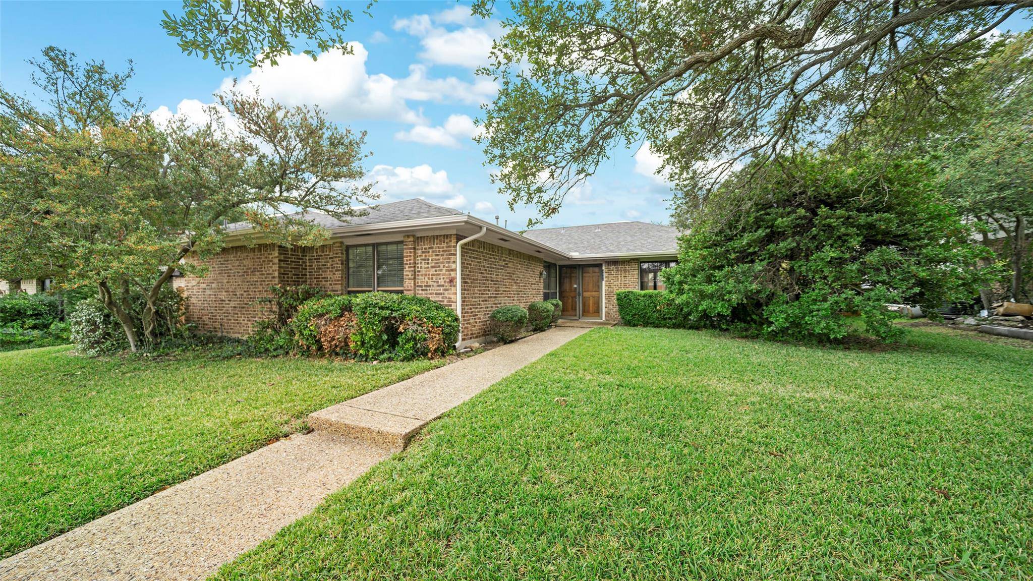 Plano, TX 75023,2000 Pleasant Valley Drive