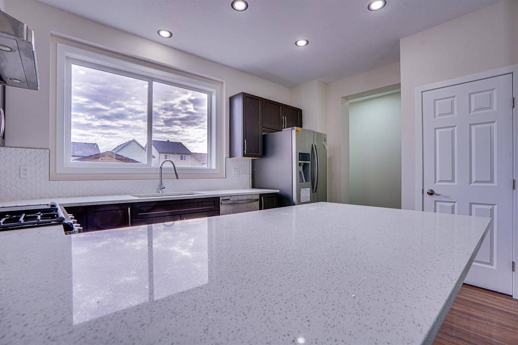 Calgary, AB T3N 1B6,163 Skyview Point CRES NE