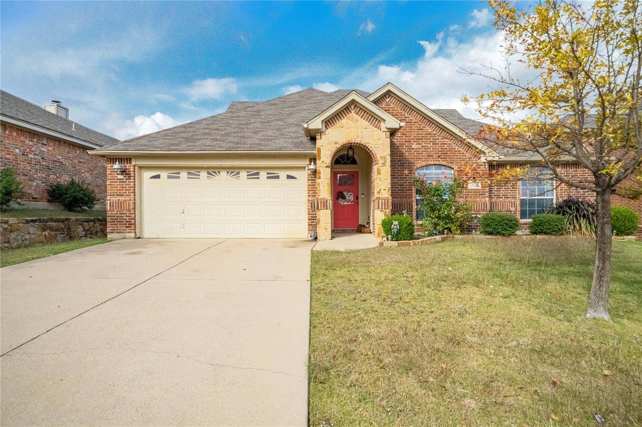 Burleson, TX 76028,913 Azalea Court