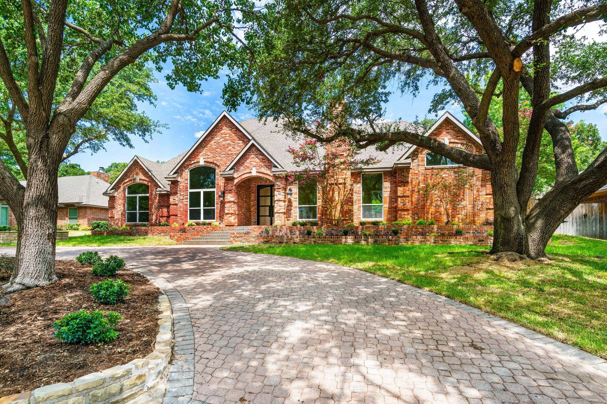 Denton, TX 76205,15 Rolling Hills Circle