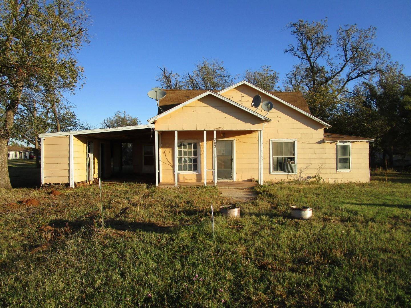 O'brien, TX 79539,702 9th Street